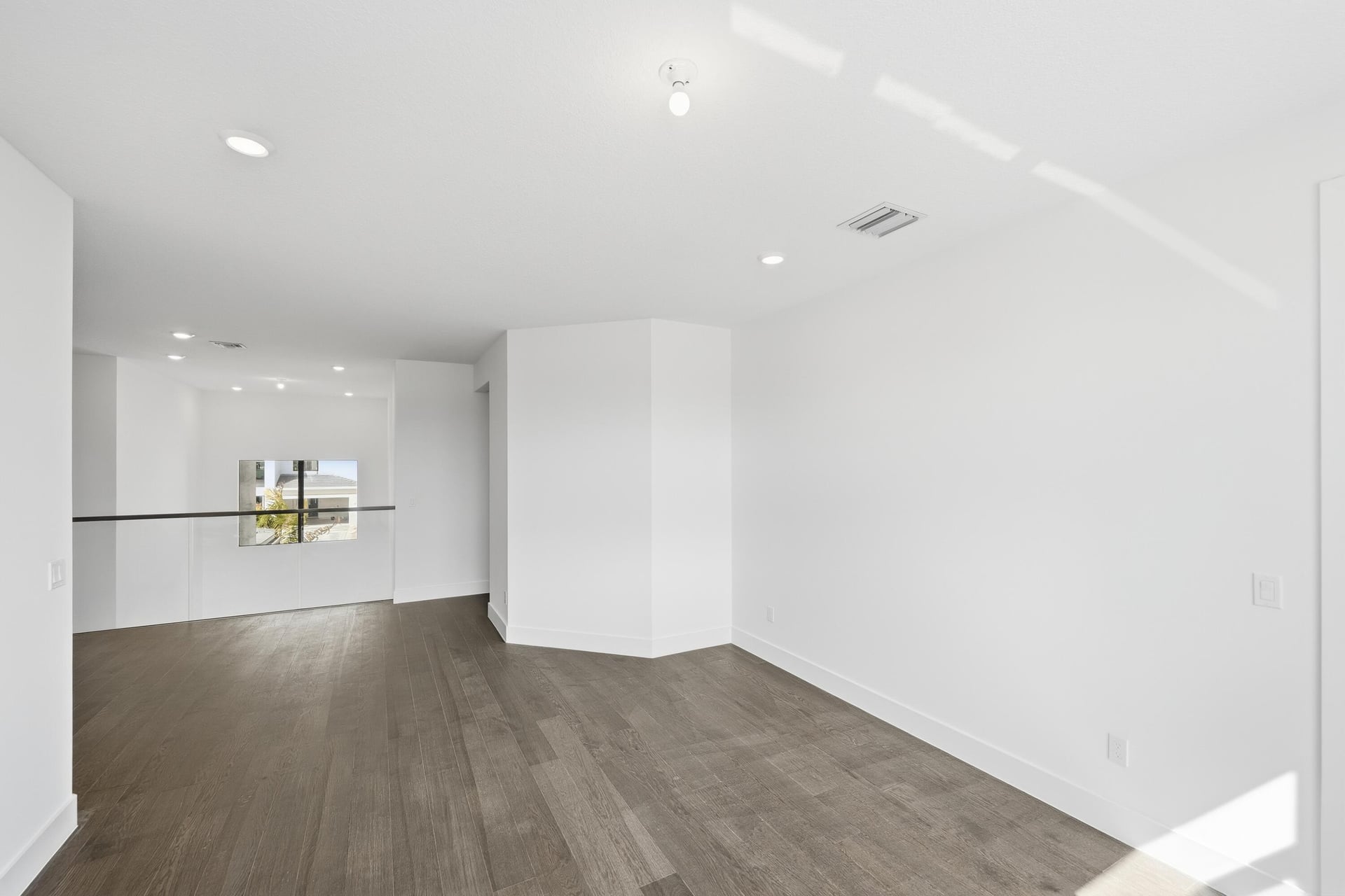 Whitmore Estates Residence photo 17