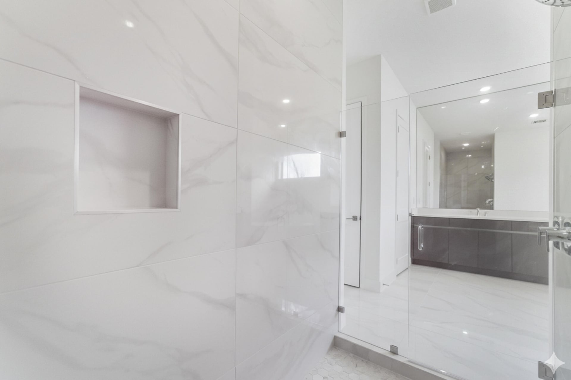 Whitmore Estates Residence photo 23