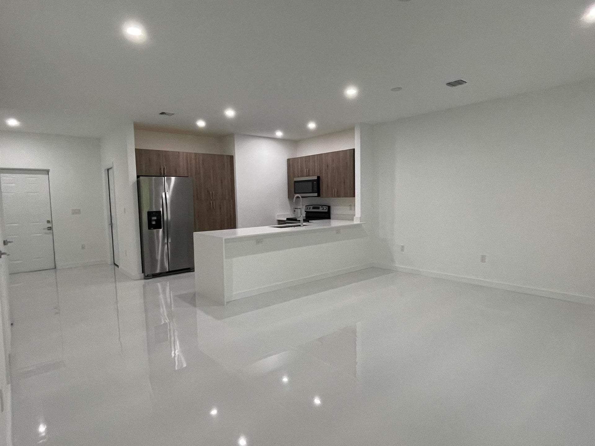 Unit 107 photo 6