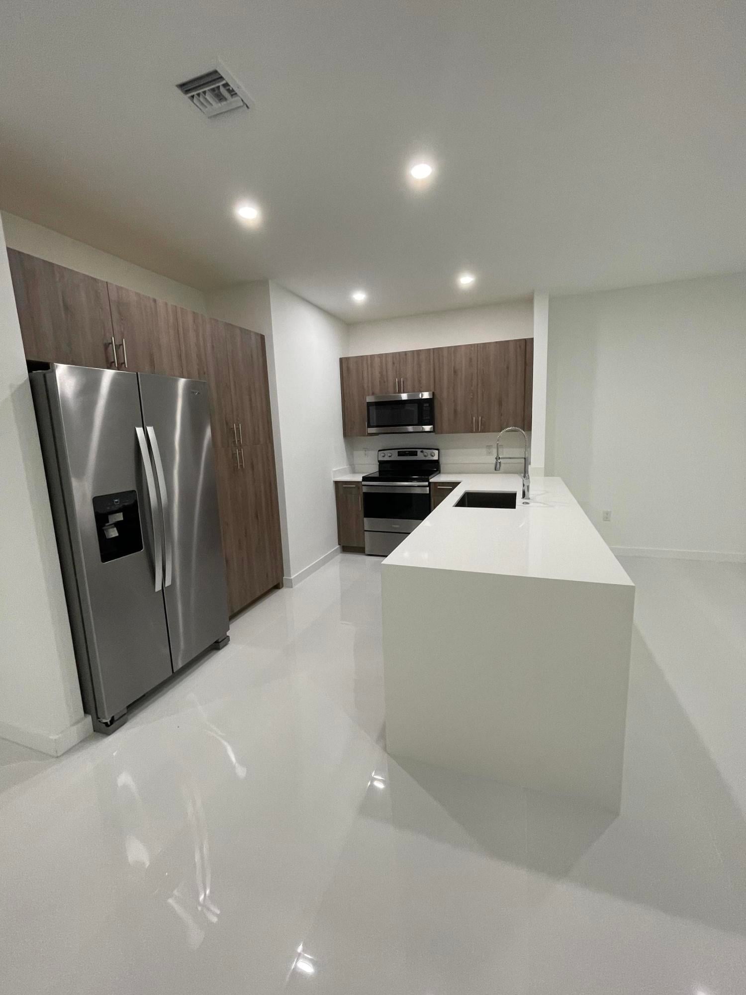 Unit 107 photo 8