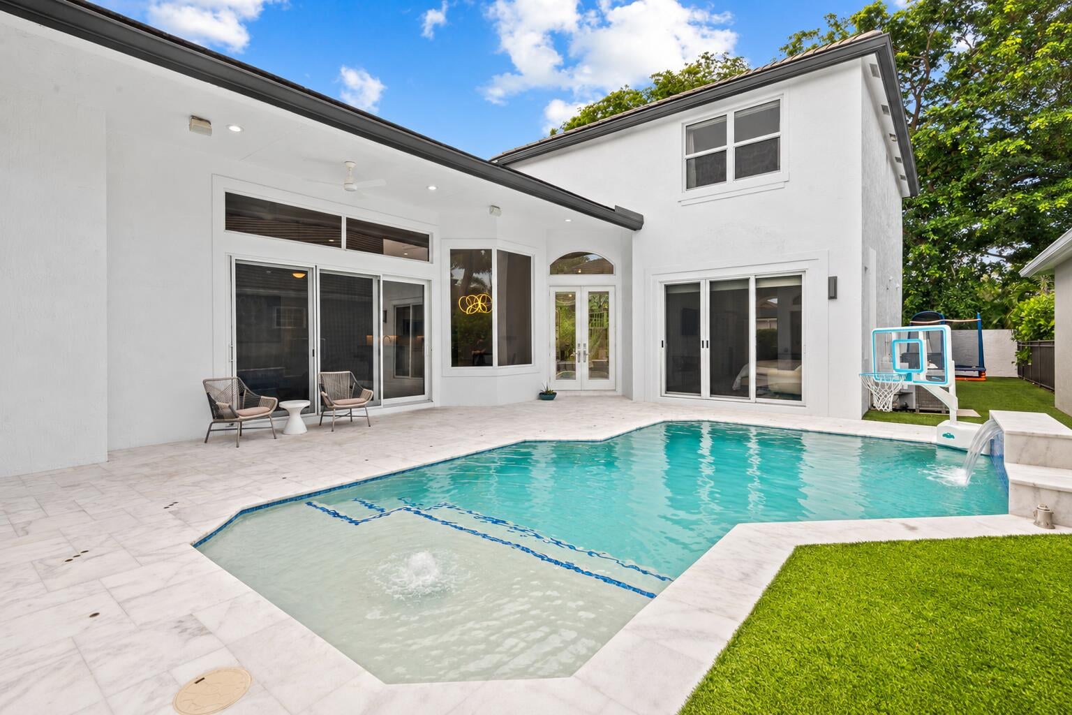 Residence photo 2