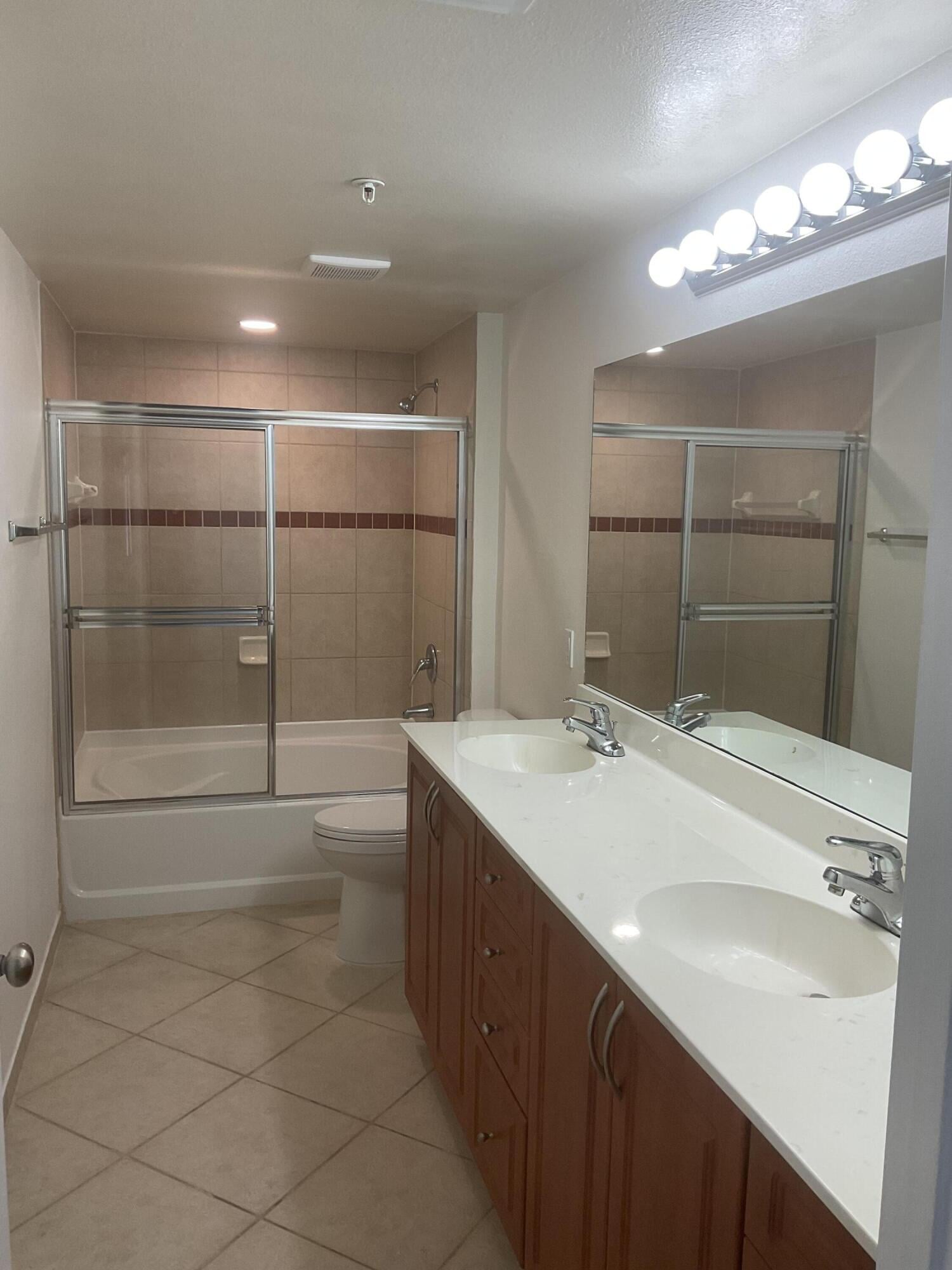  Unit 204 photo 16