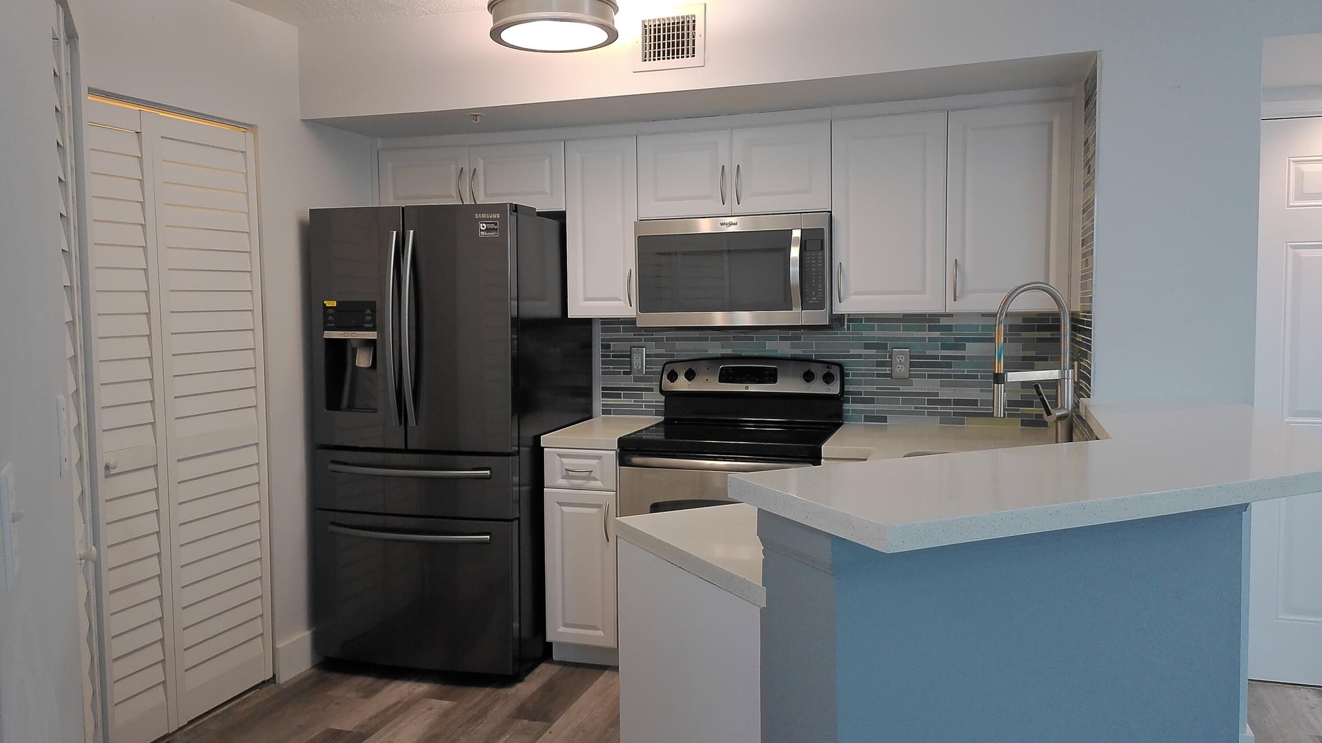 Unit 304 photo 5