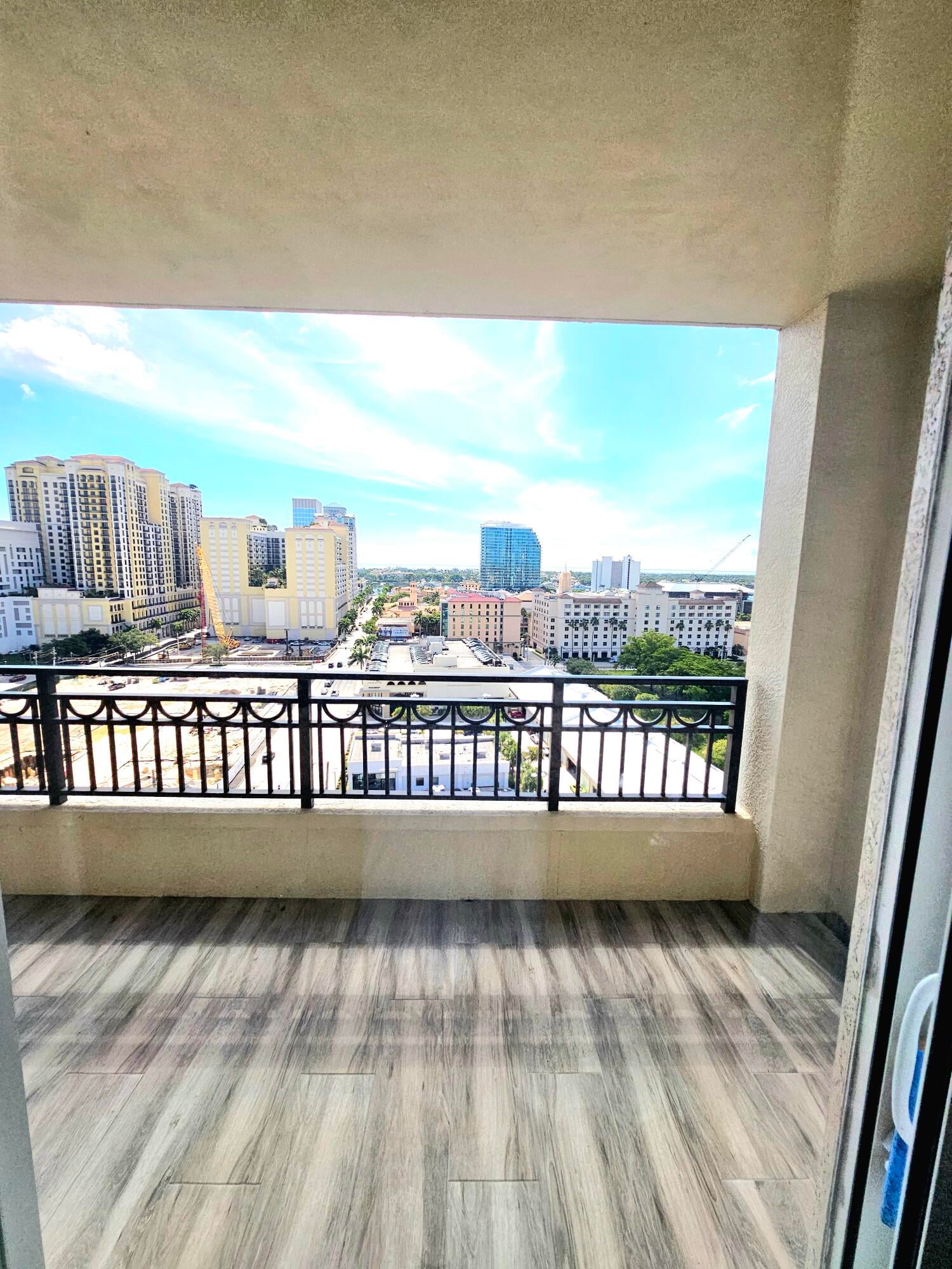 Cityplace South Tower Unit 1402 photo 4