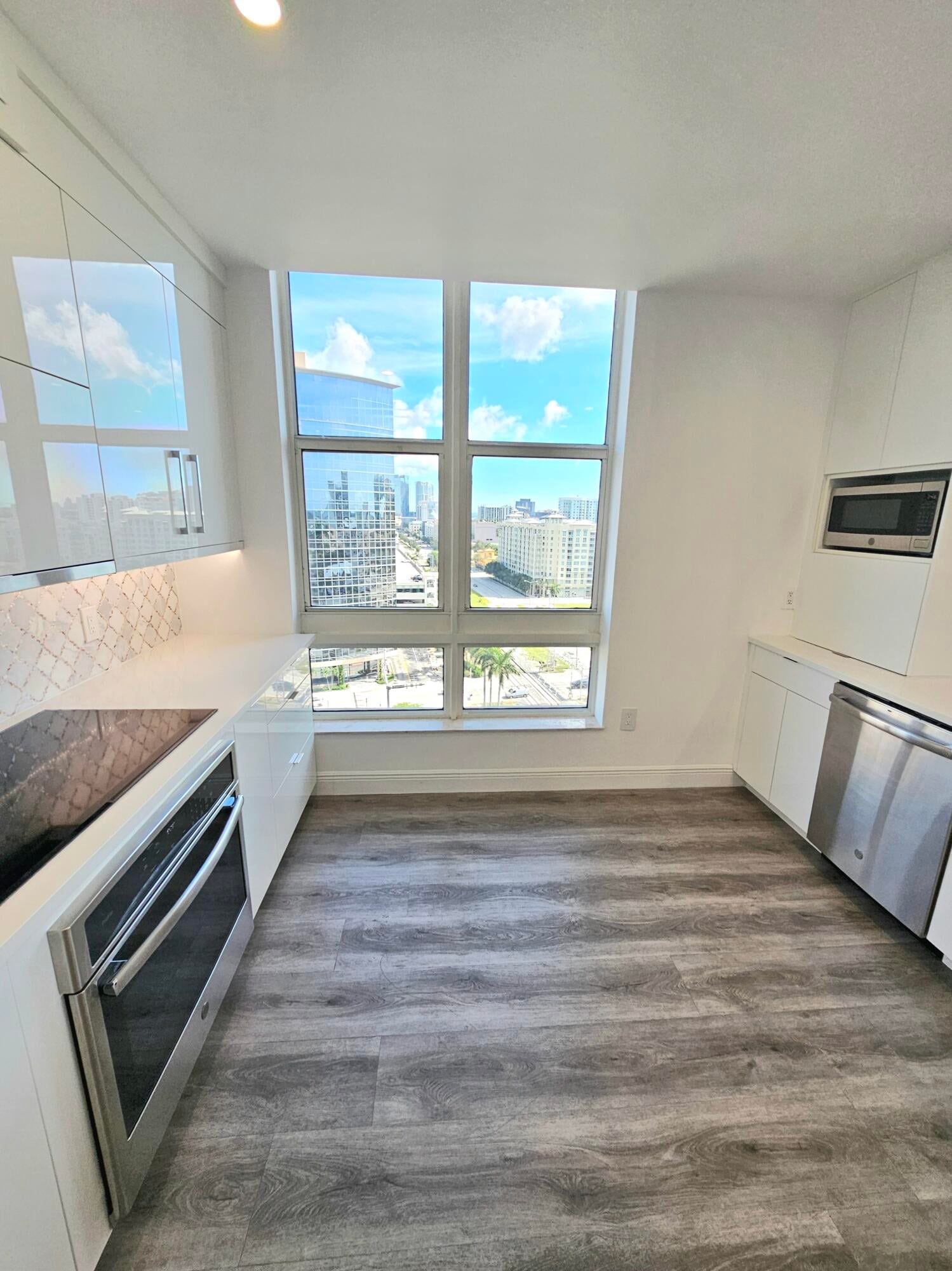 Cityplace South Tower Unit 1402 photo 14