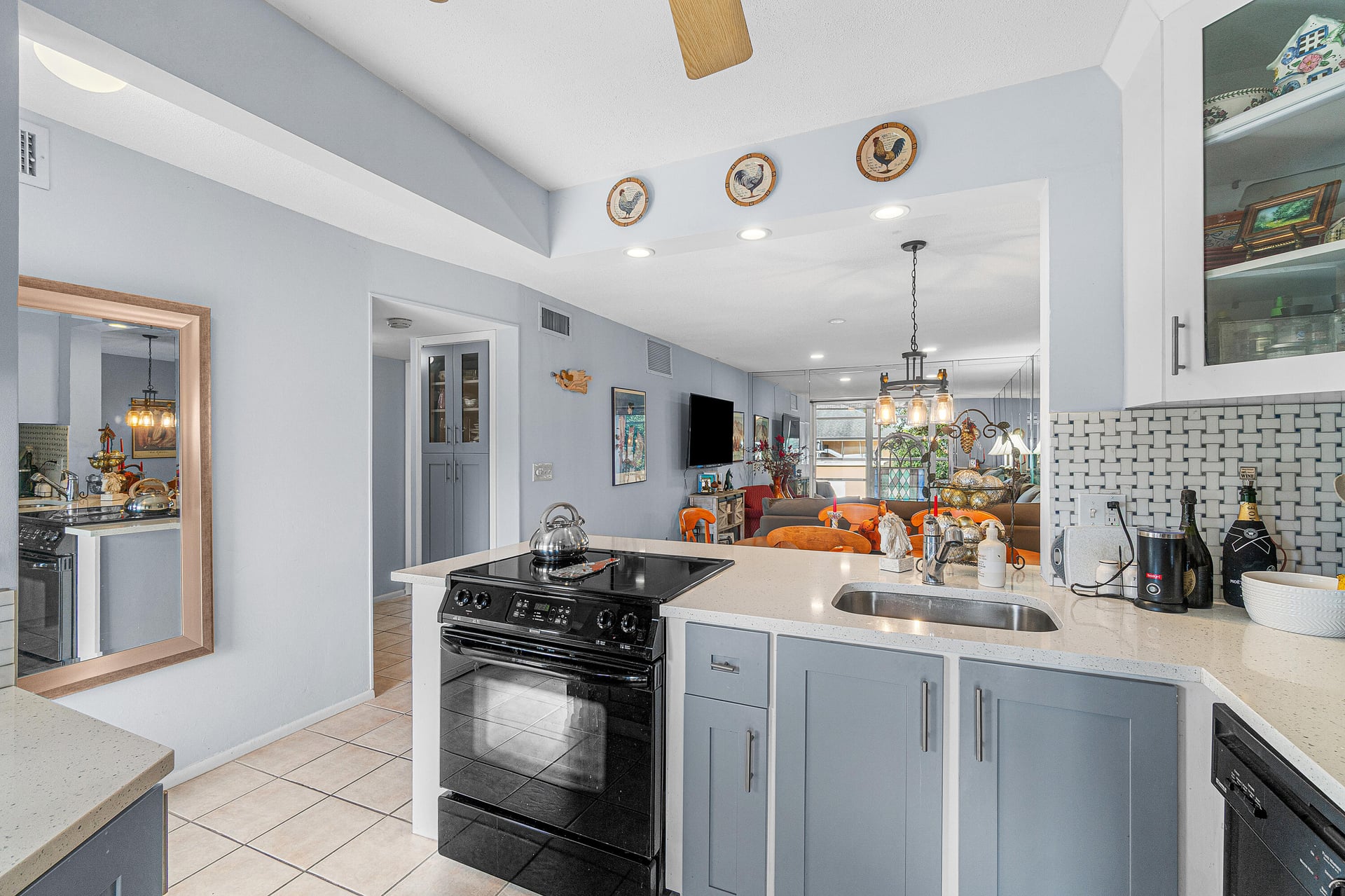  Unit 205 photo 6