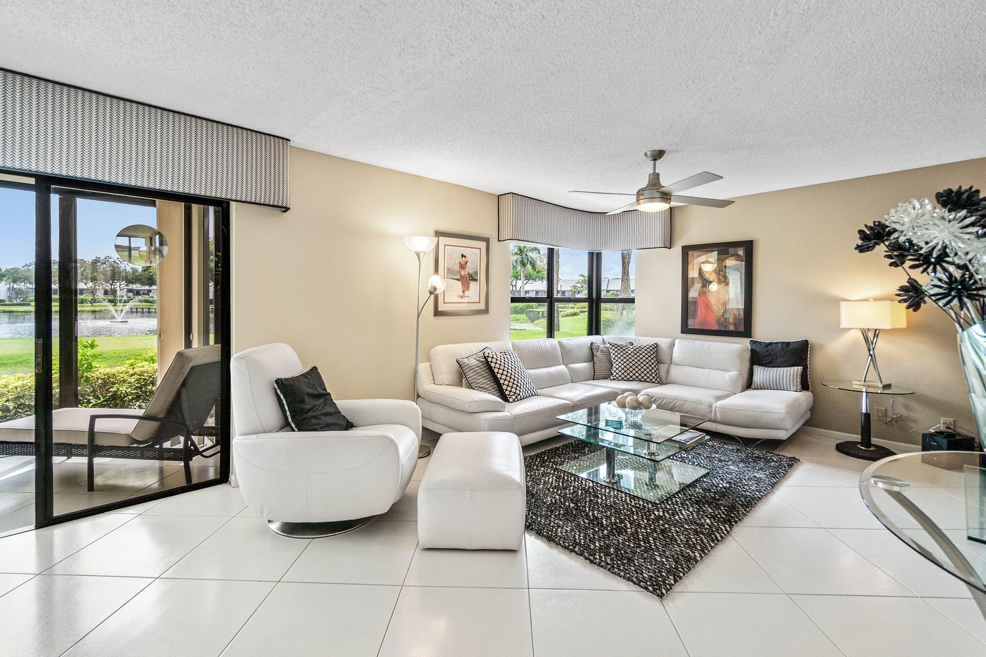 Unit 1014 photo 7