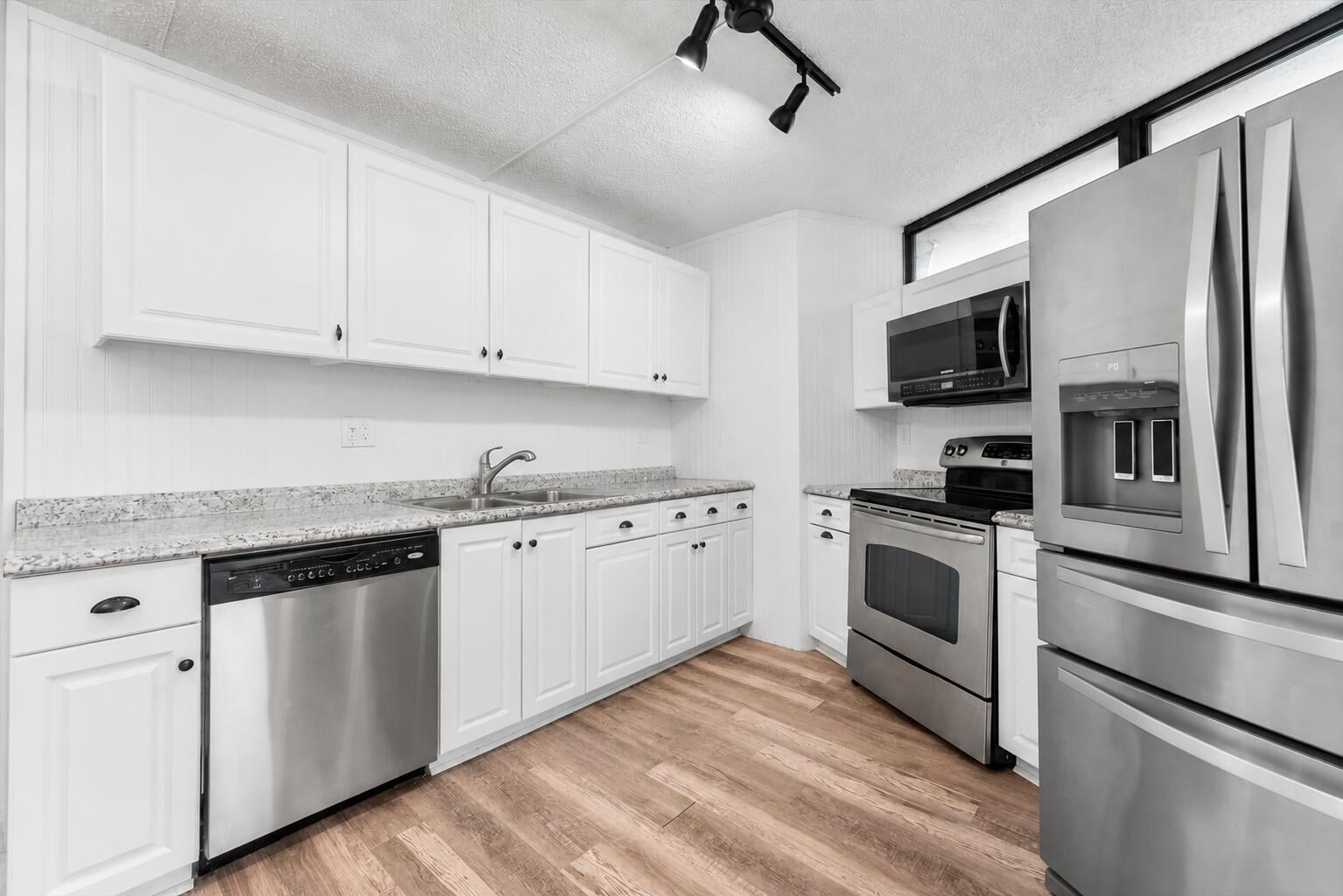 Residence photo 6