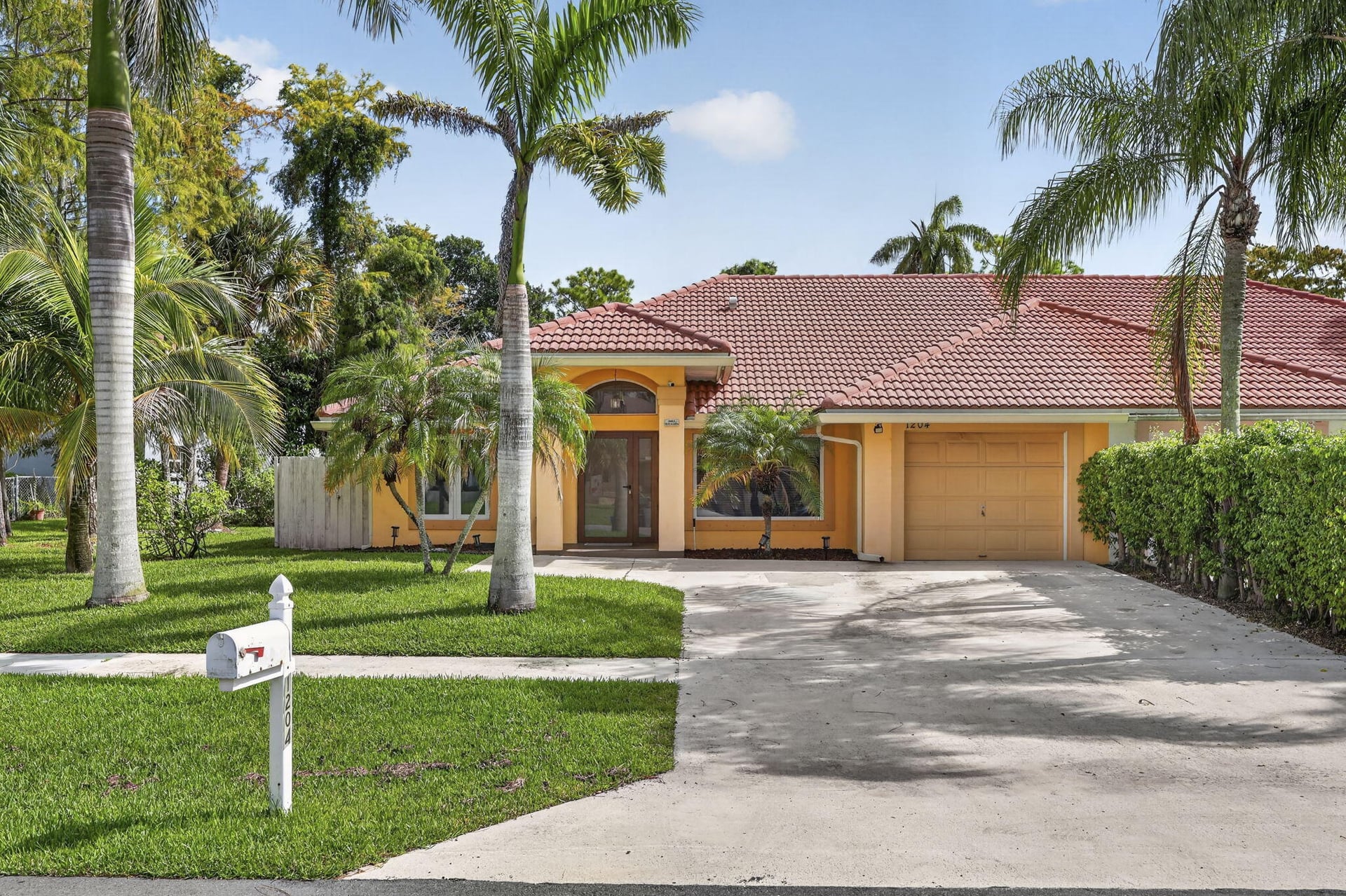 Residence photo 3