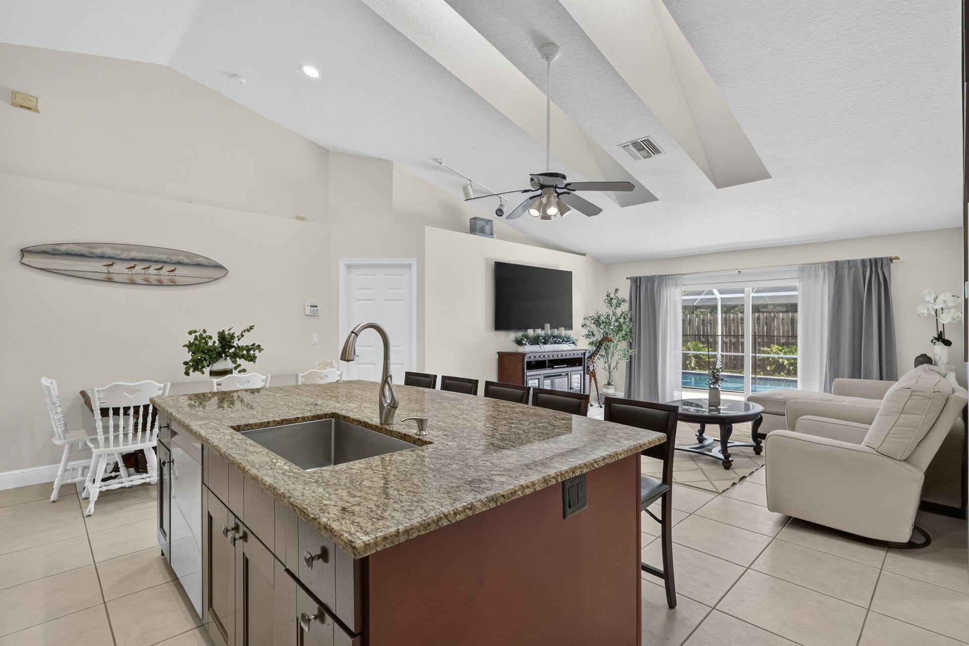Residence photo 19