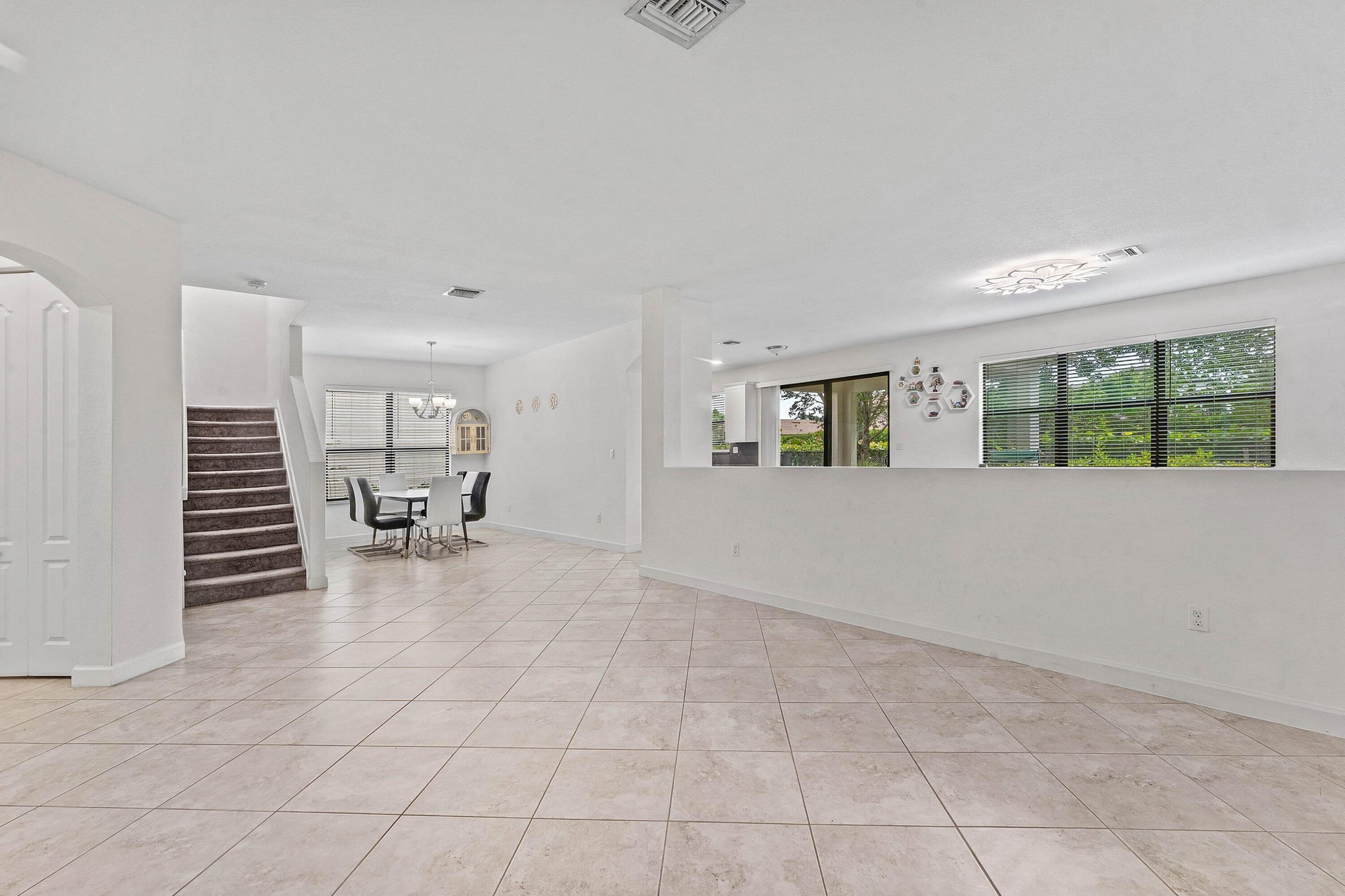 Residence photo 2