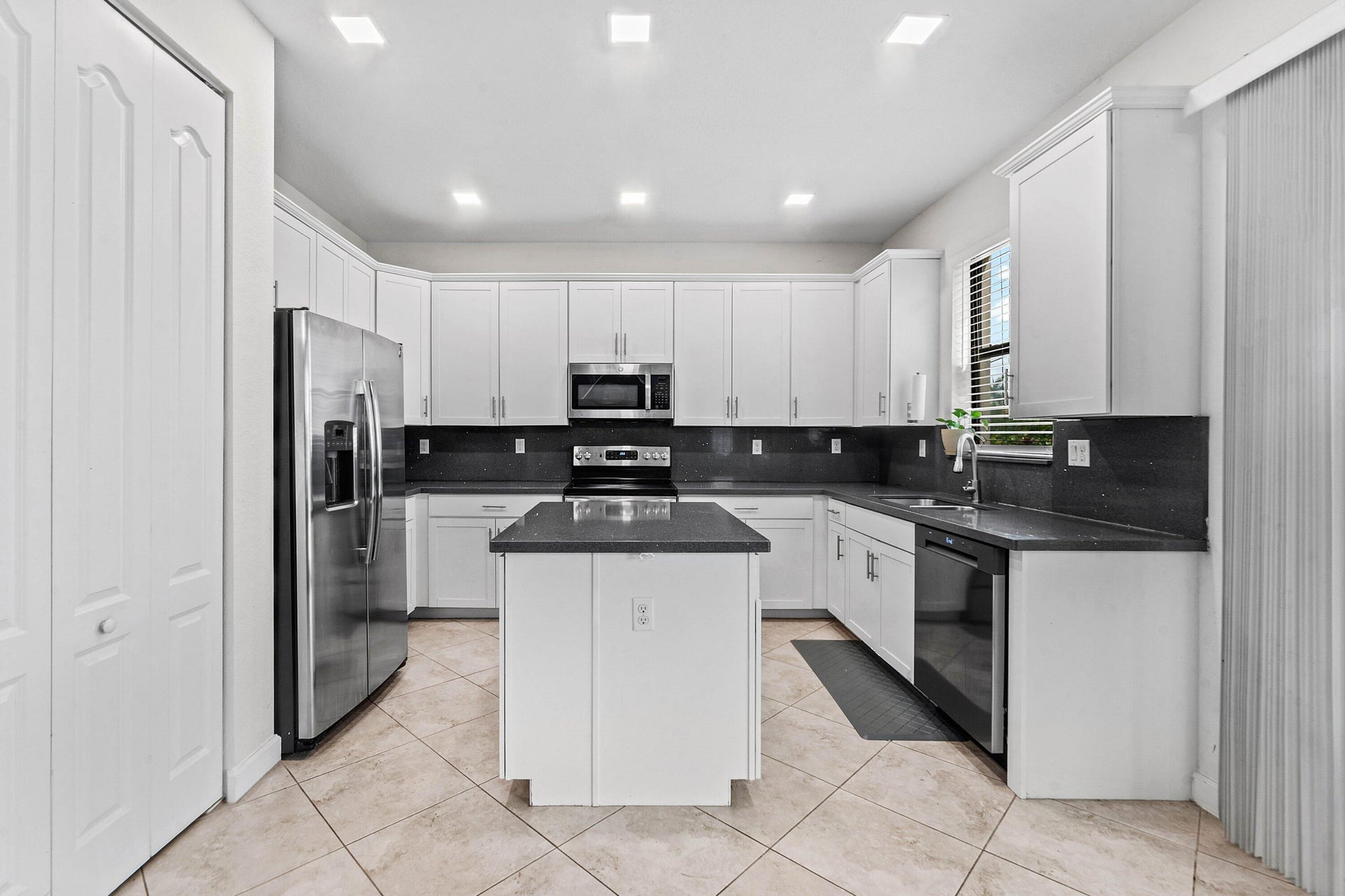 Residence photo 5