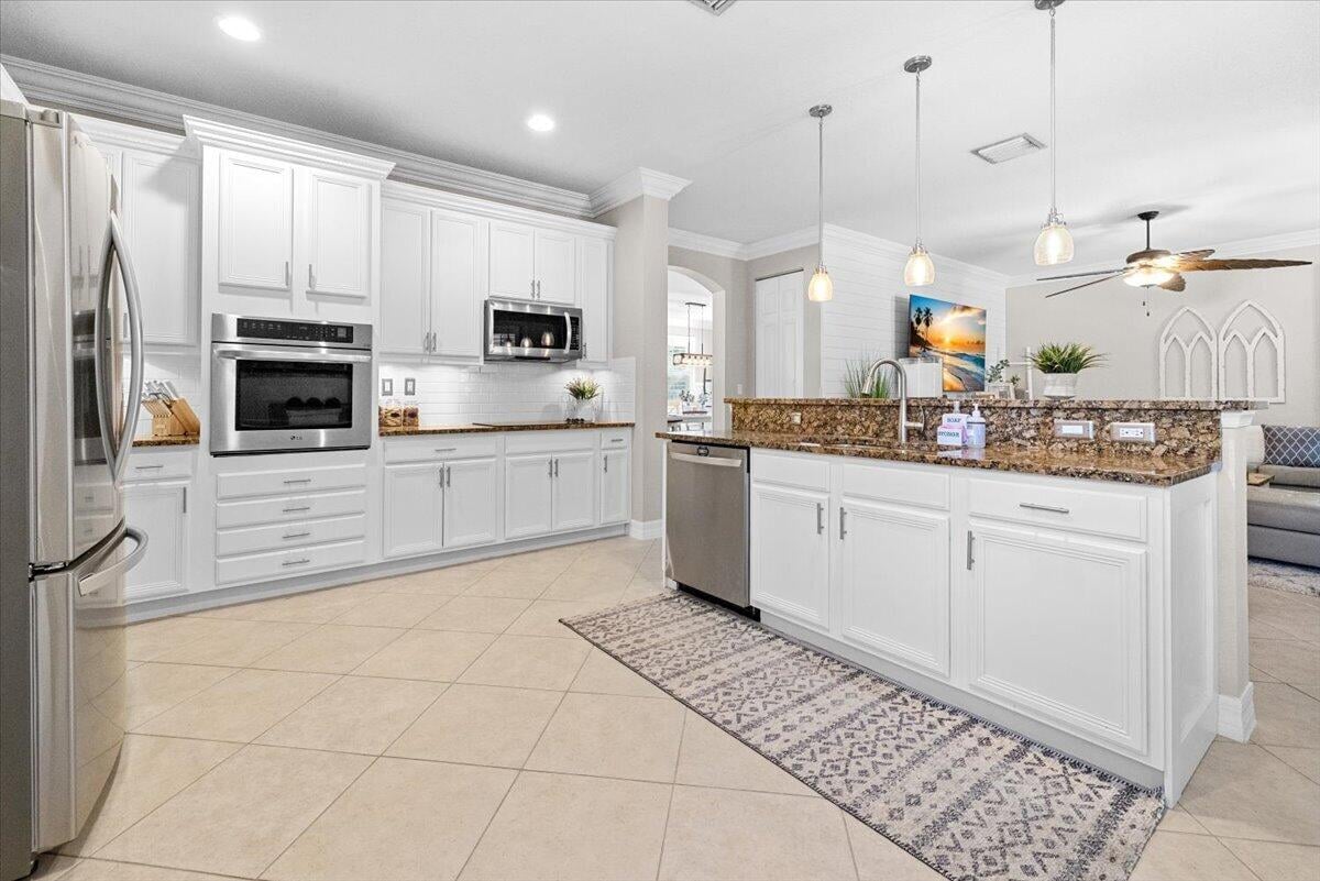 Canterbury Place Residence photo 14
