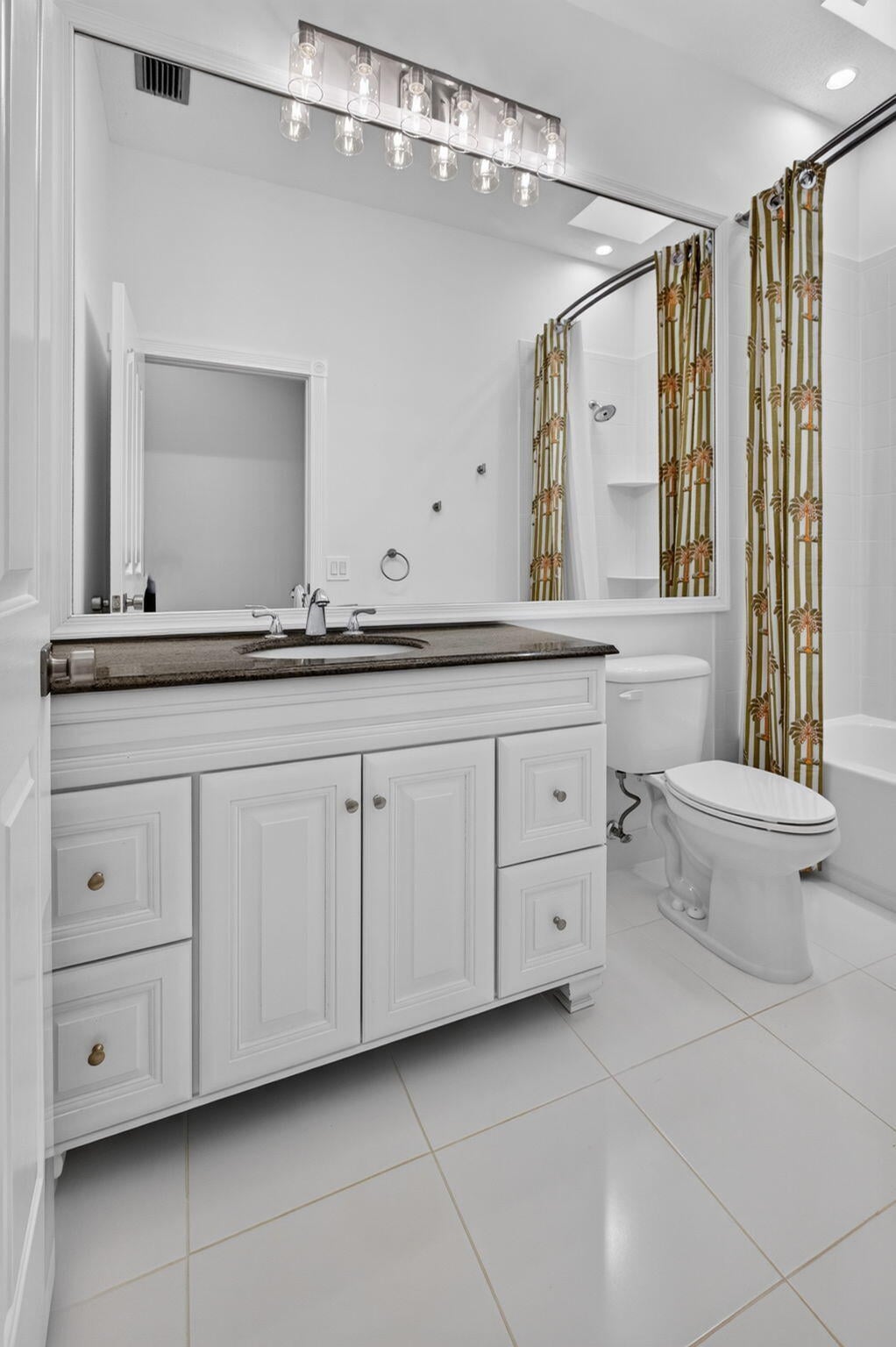 Residence photo 26