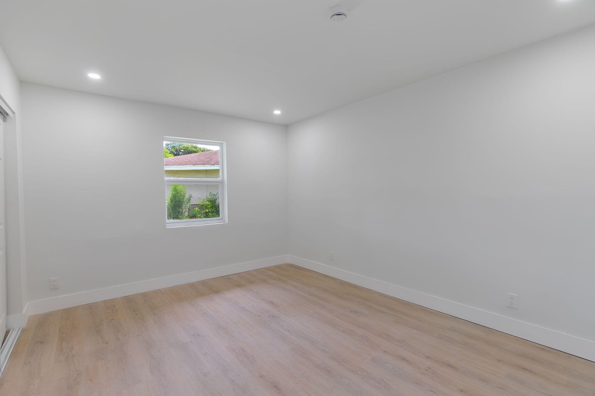  Residence photo 15