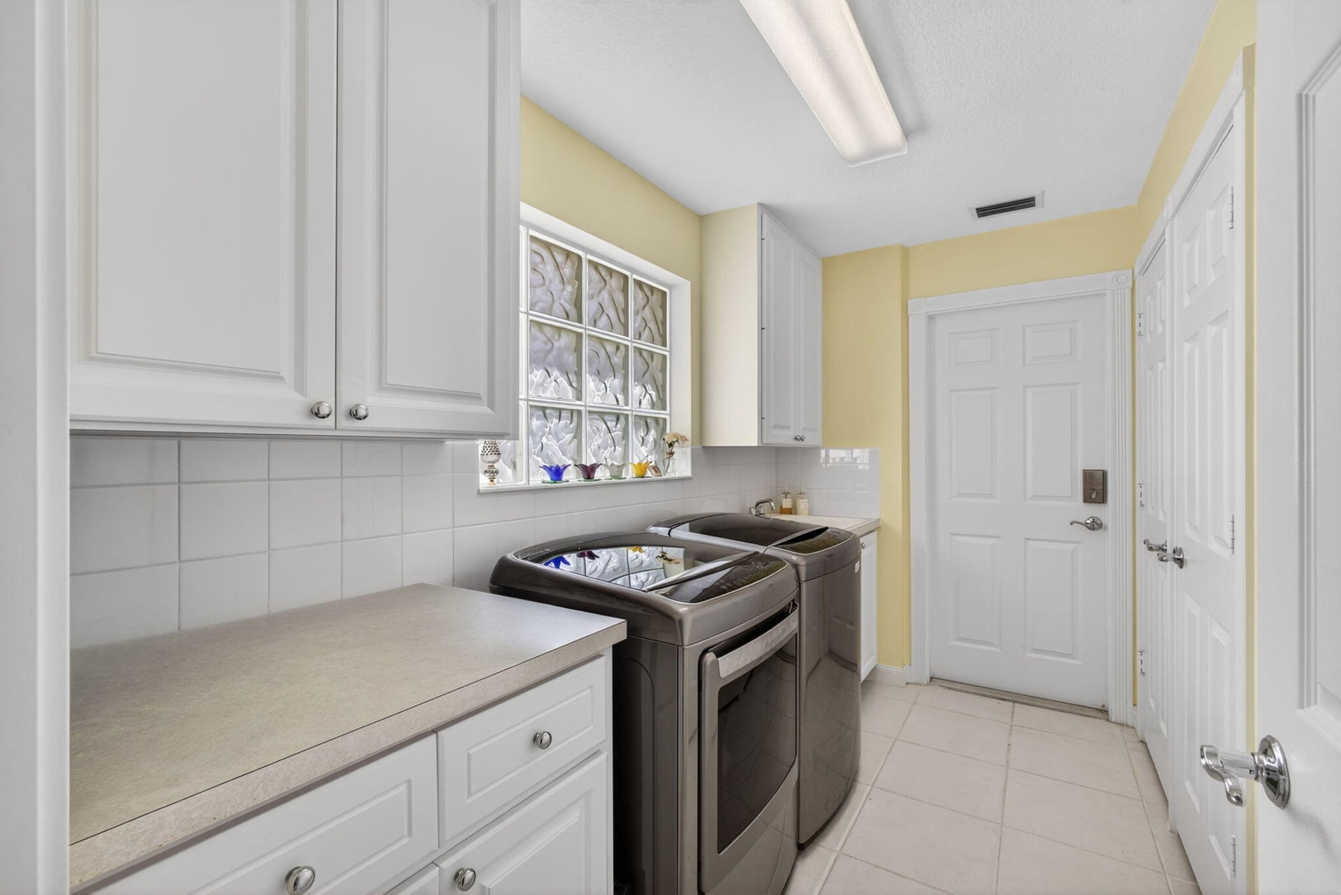 Residence photo 32