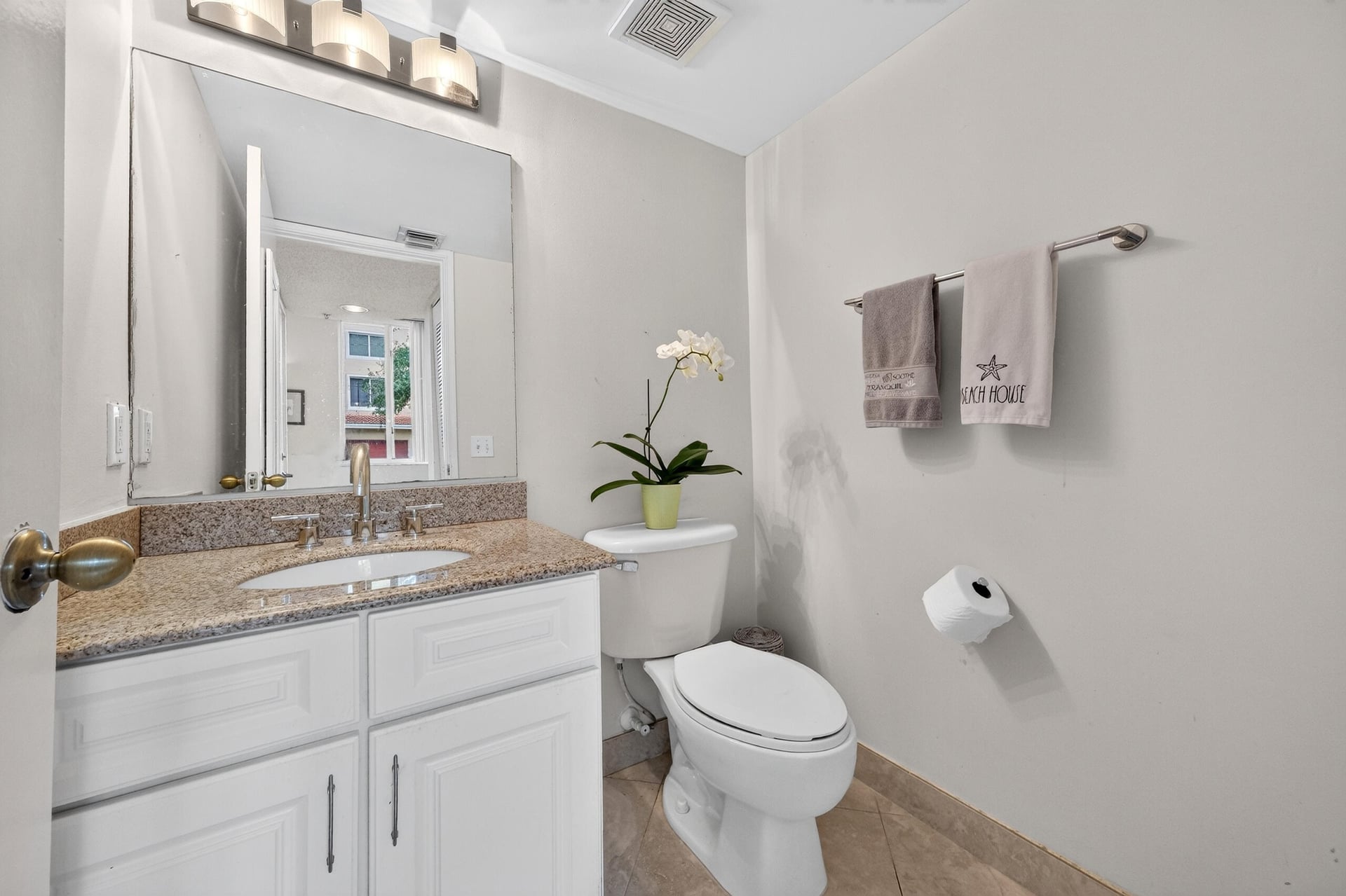 Unit 108 photo 11