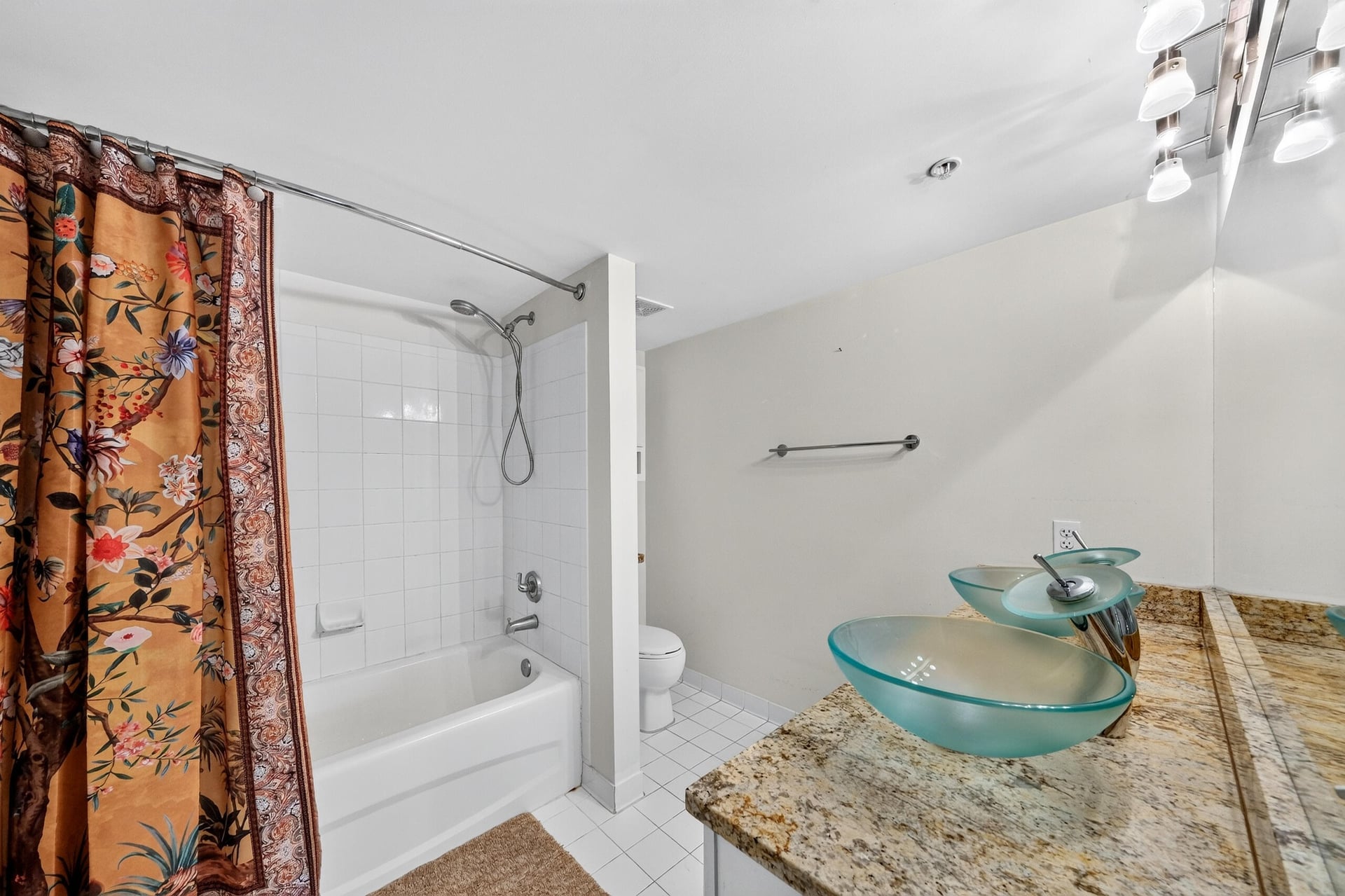 Unit 108 photo 24