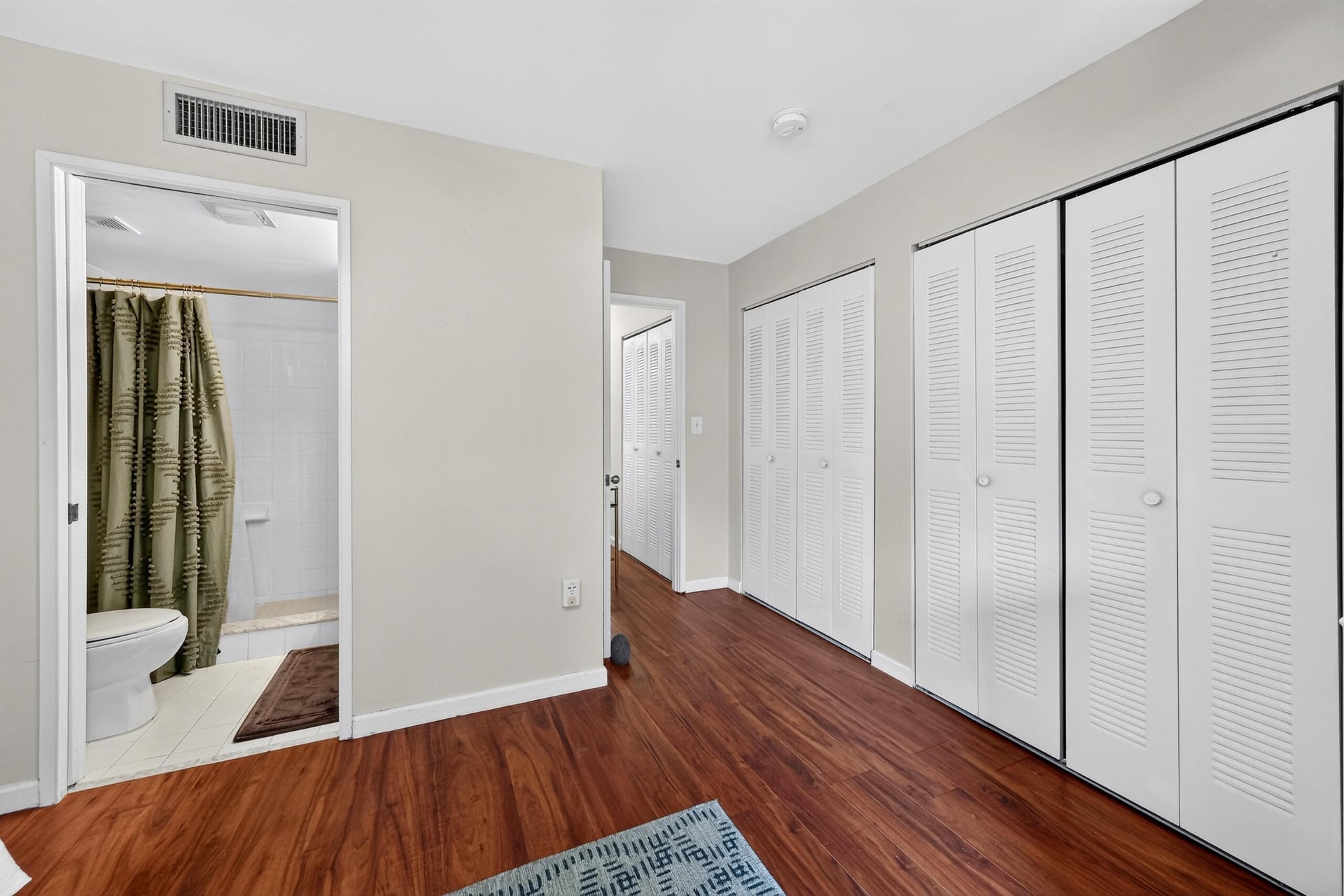 Unit 108 photo 31