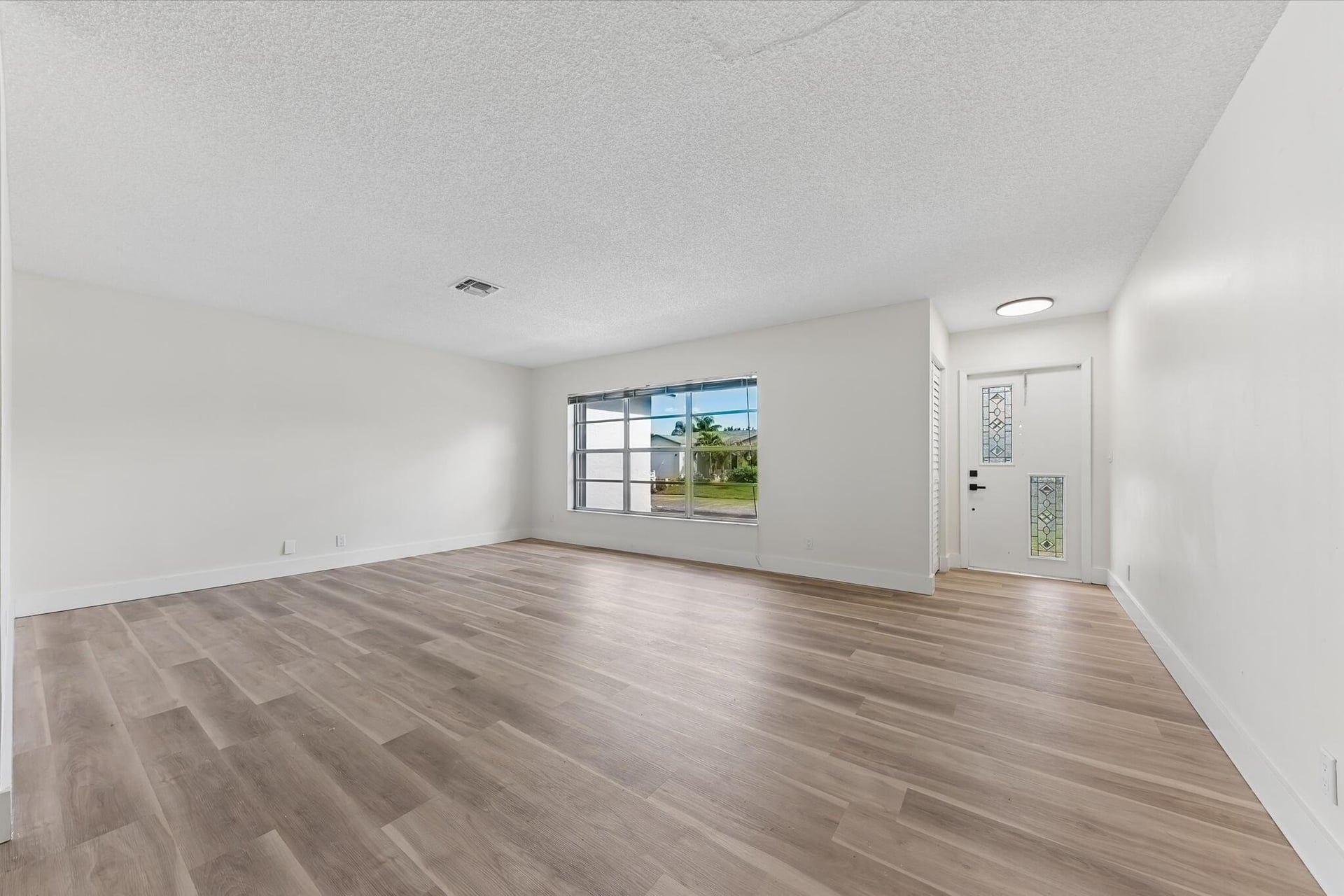  Residence photo 6