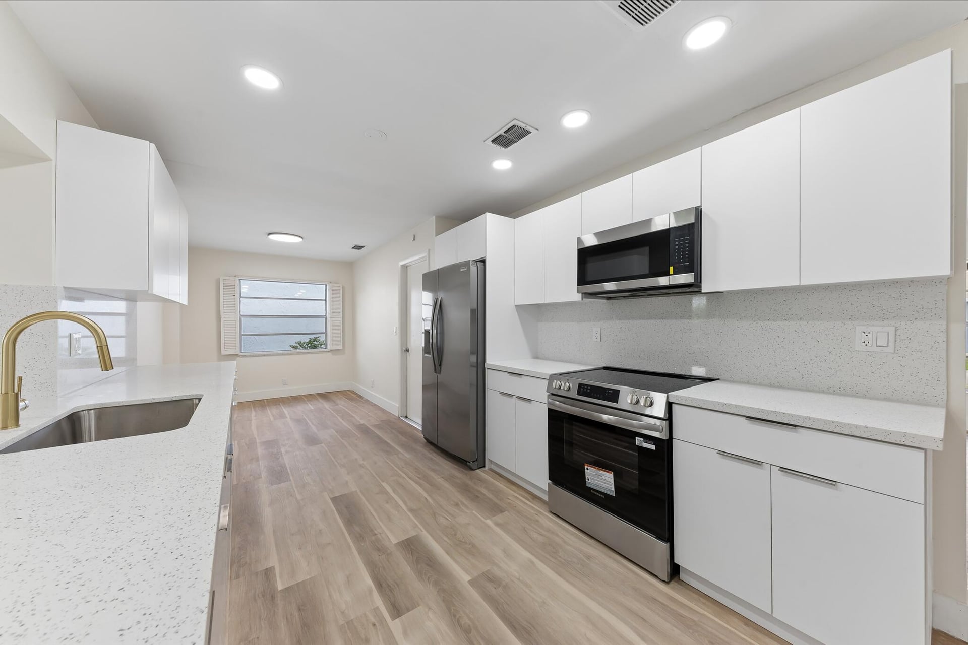  Residence photo 11