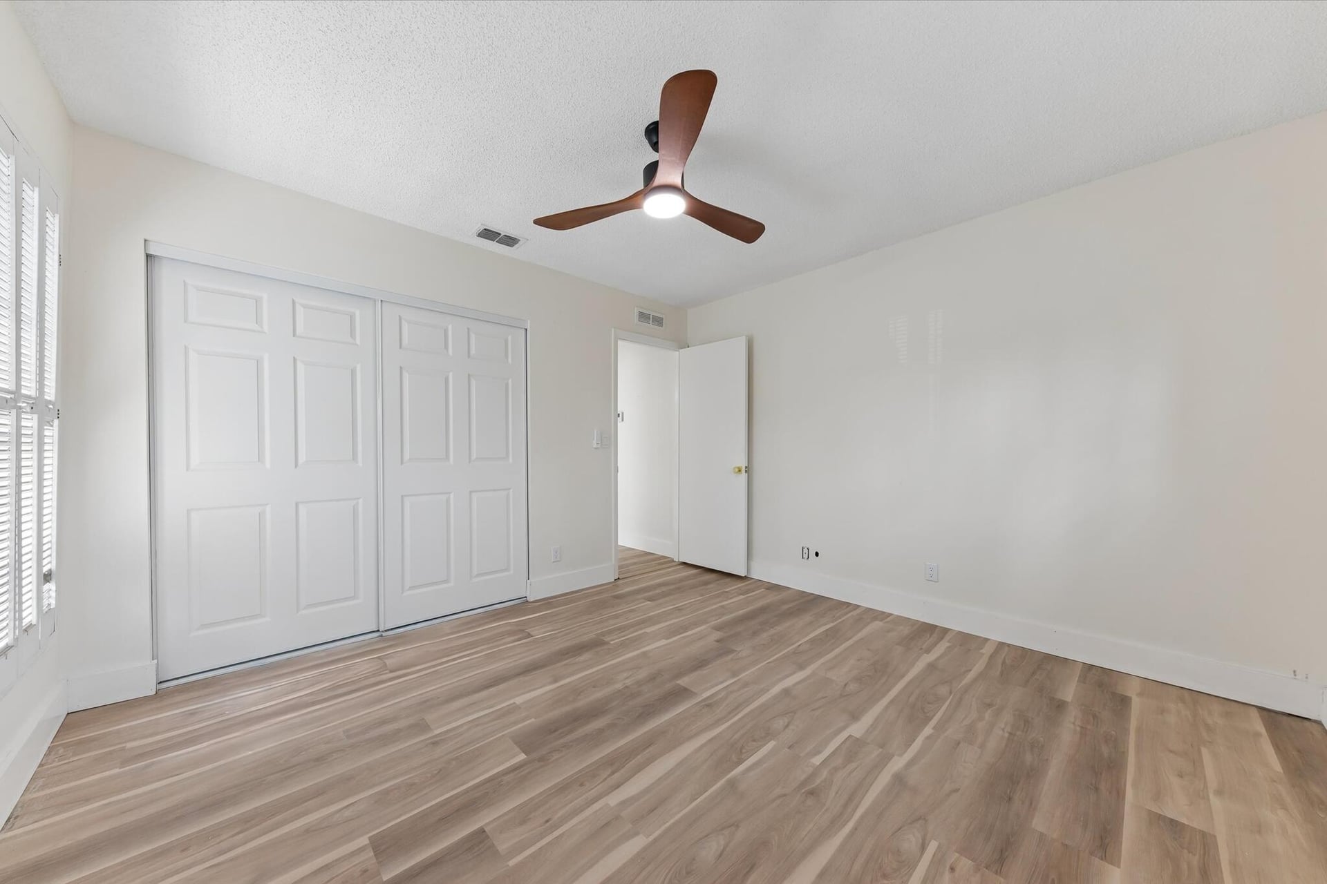  Residence photo 26