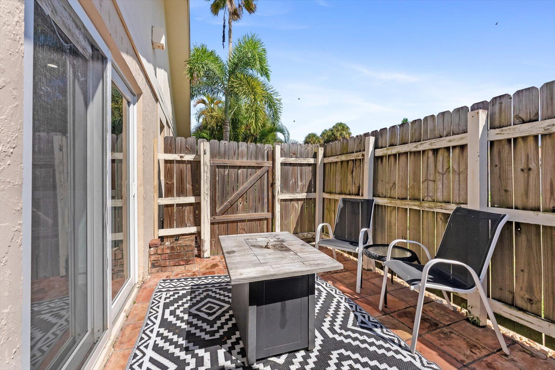  Residence photo 6