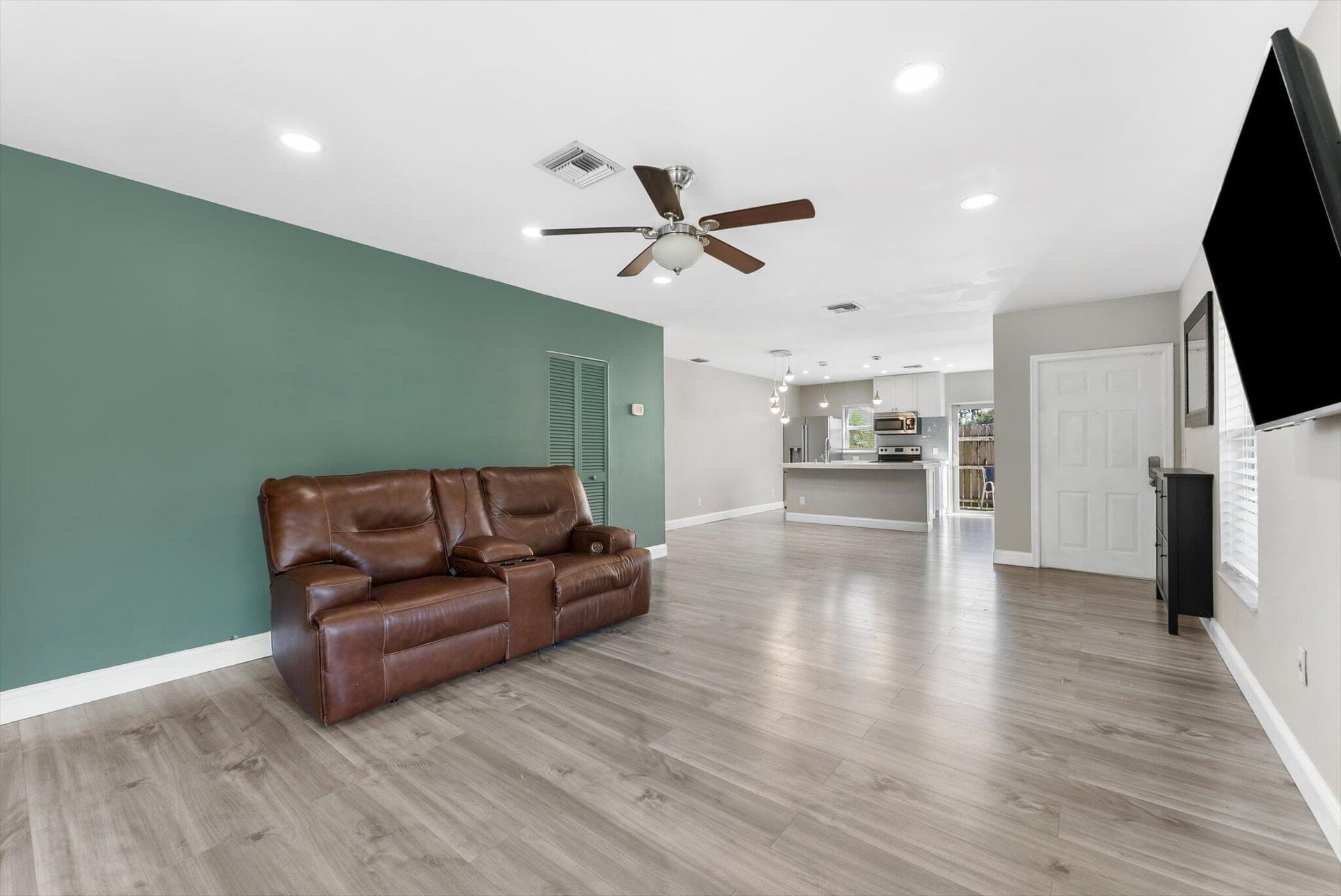  Residence photo 8