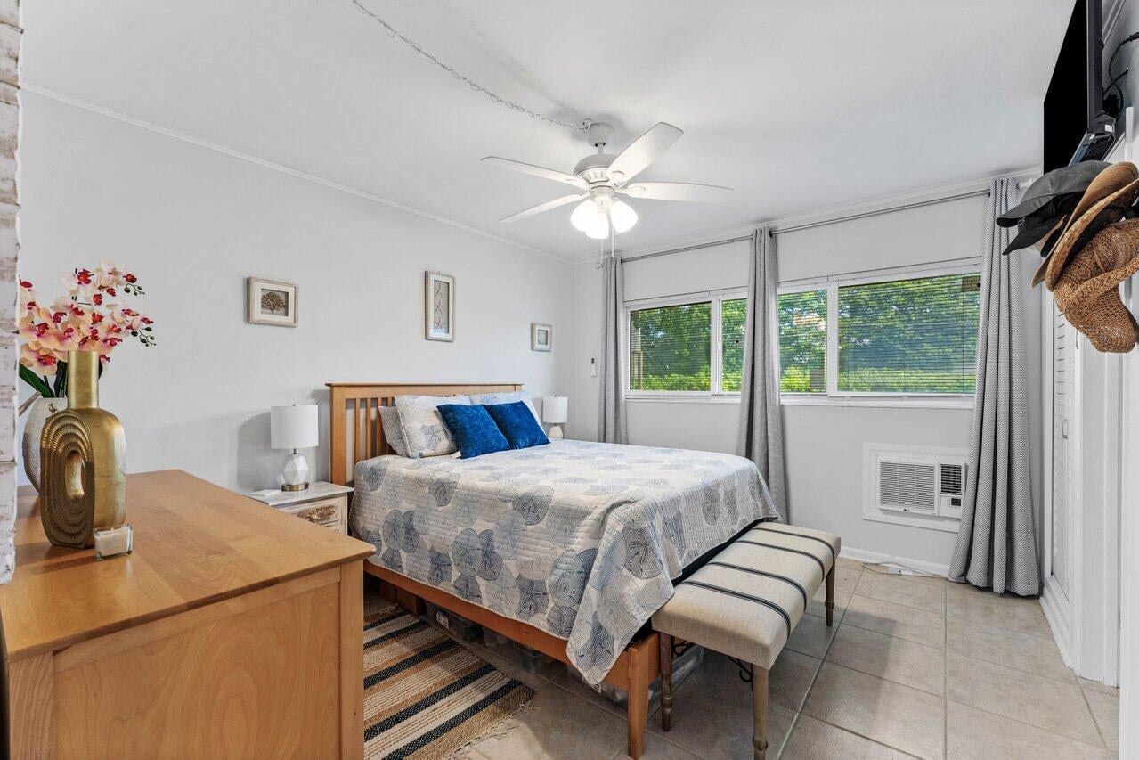 Unit Unit 6 photo 12