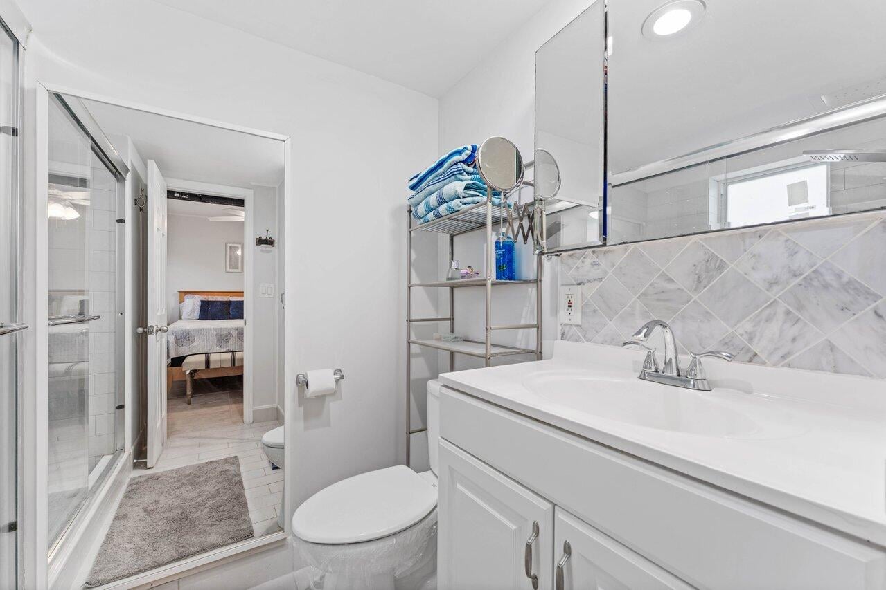 Unit Unit 6 photo 15