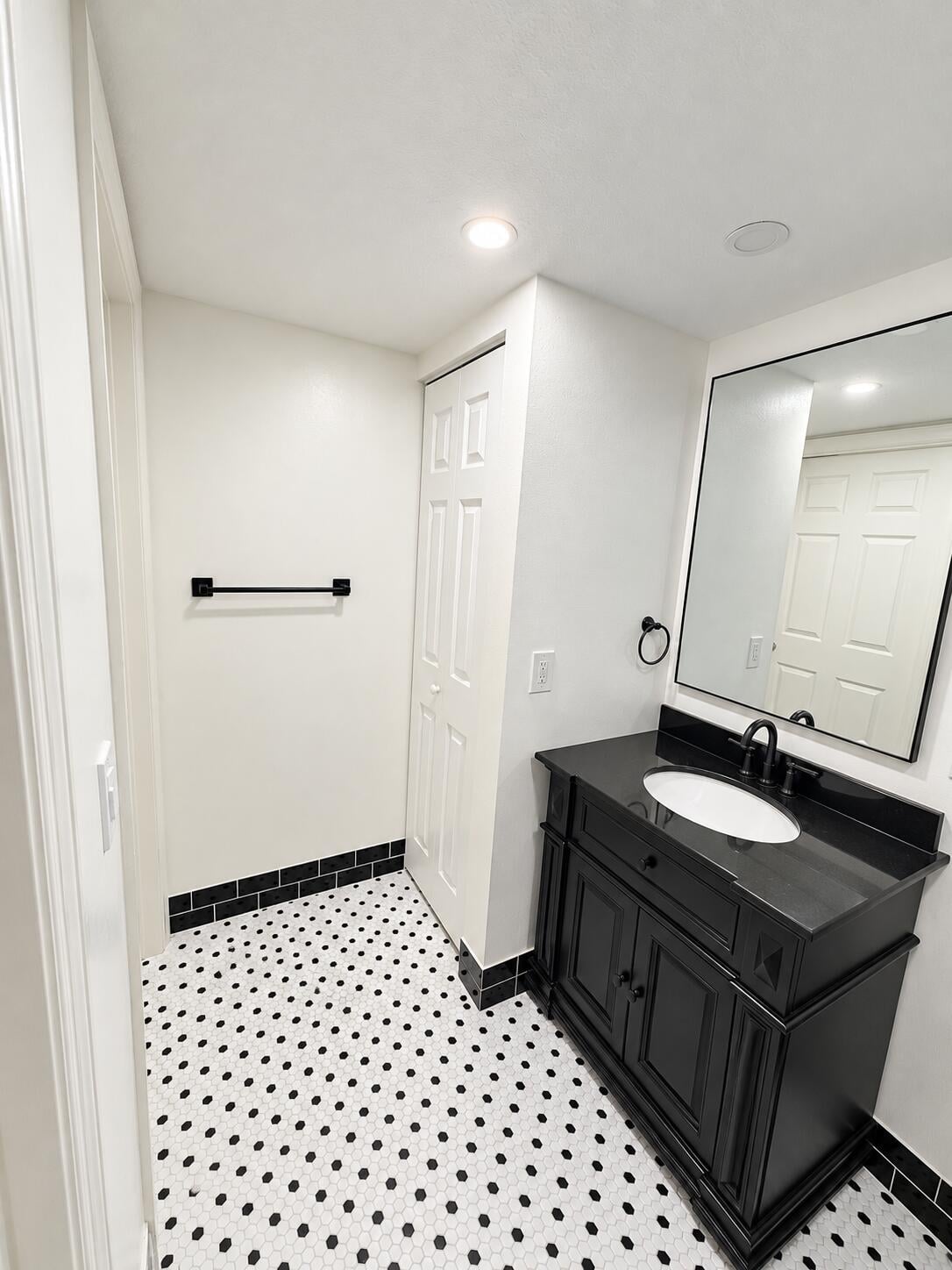 Unit 206 photo 9