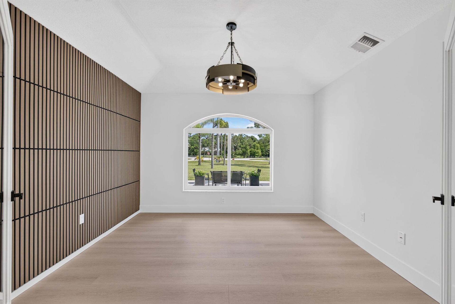  Residence photo 23