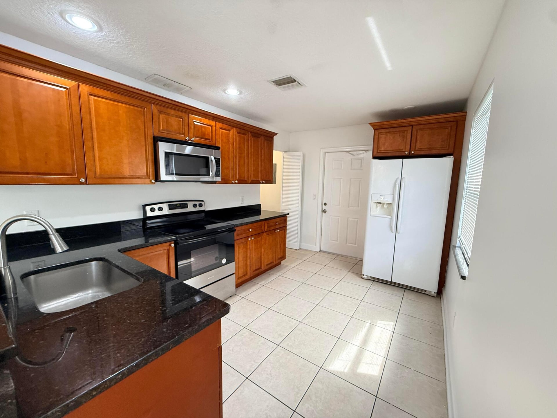  Residence photo 5