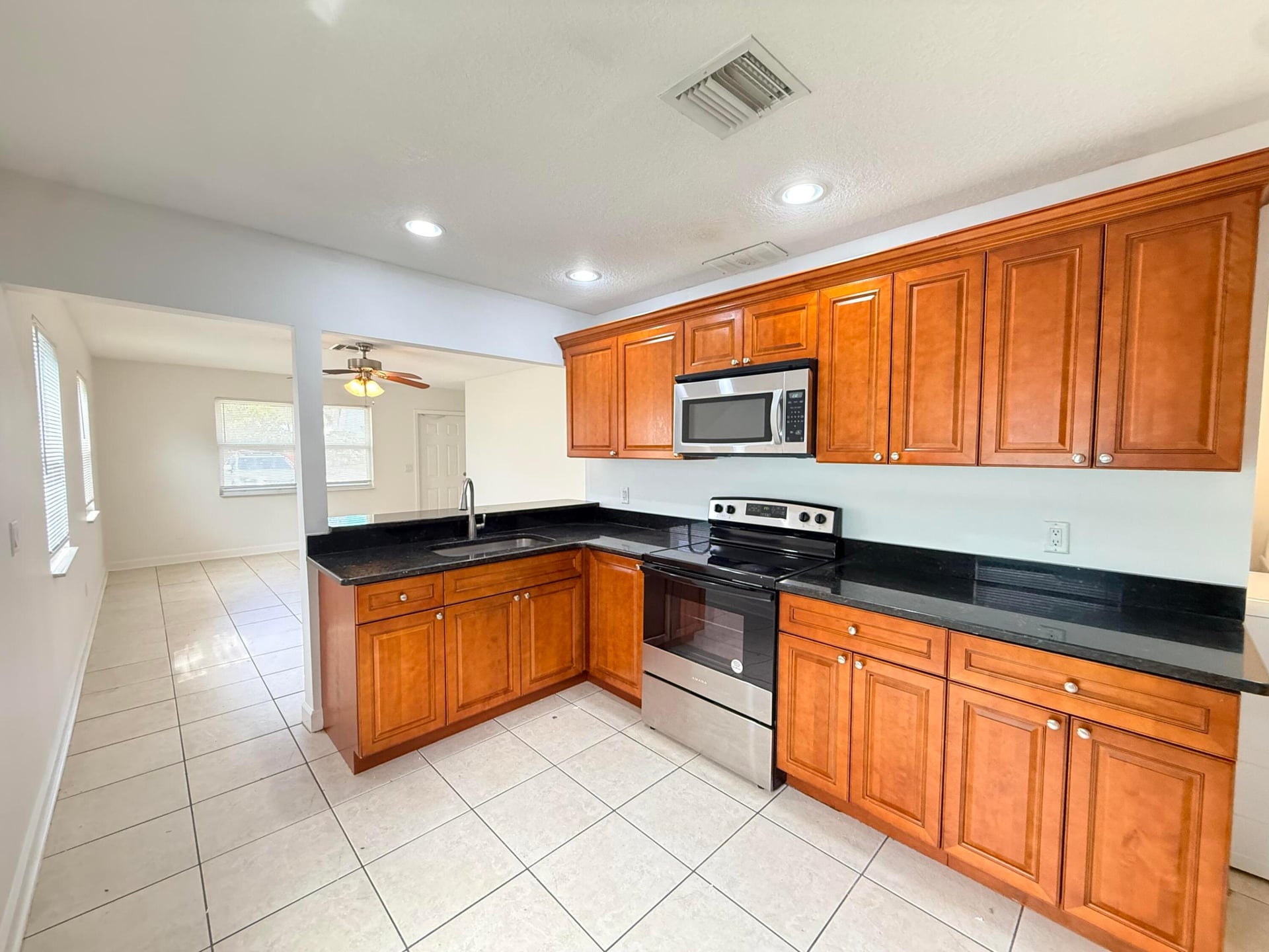  Residence photo 6
