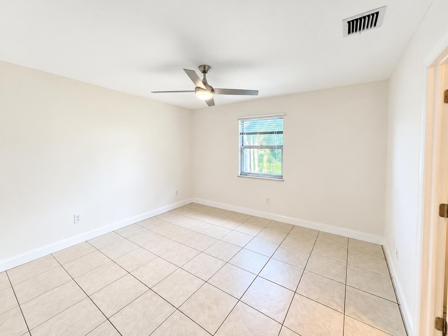 Residence photo 12