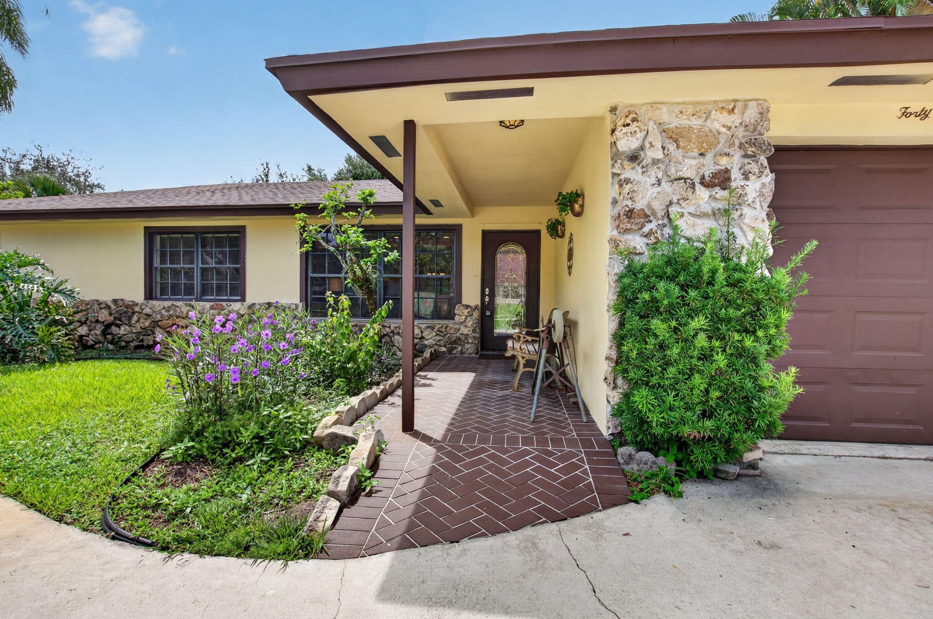 Residence photo 5