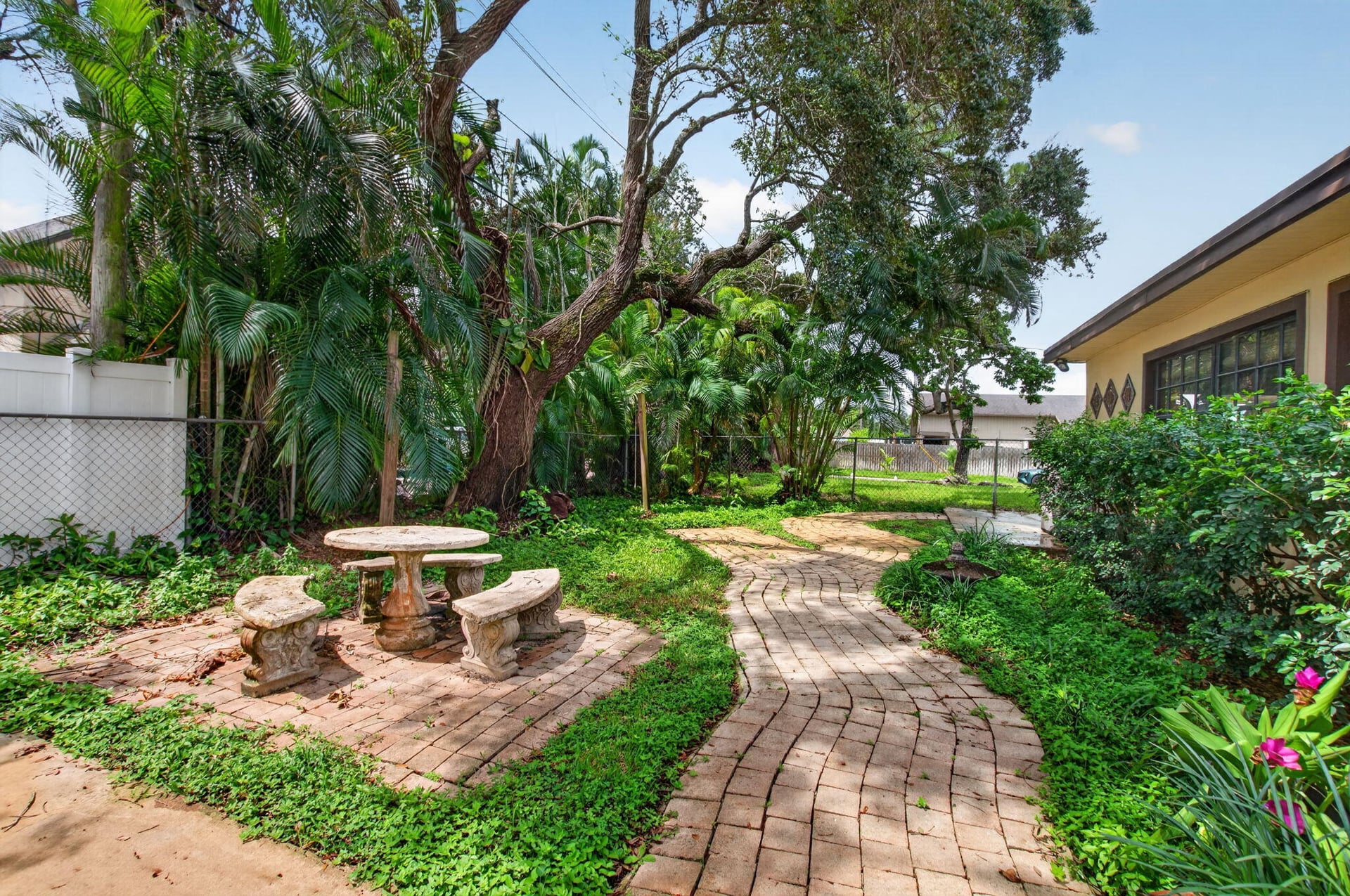 Residence photo 50