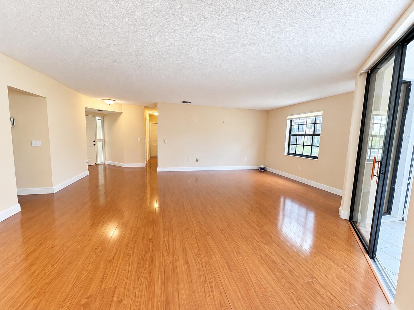 Unit B photo 4