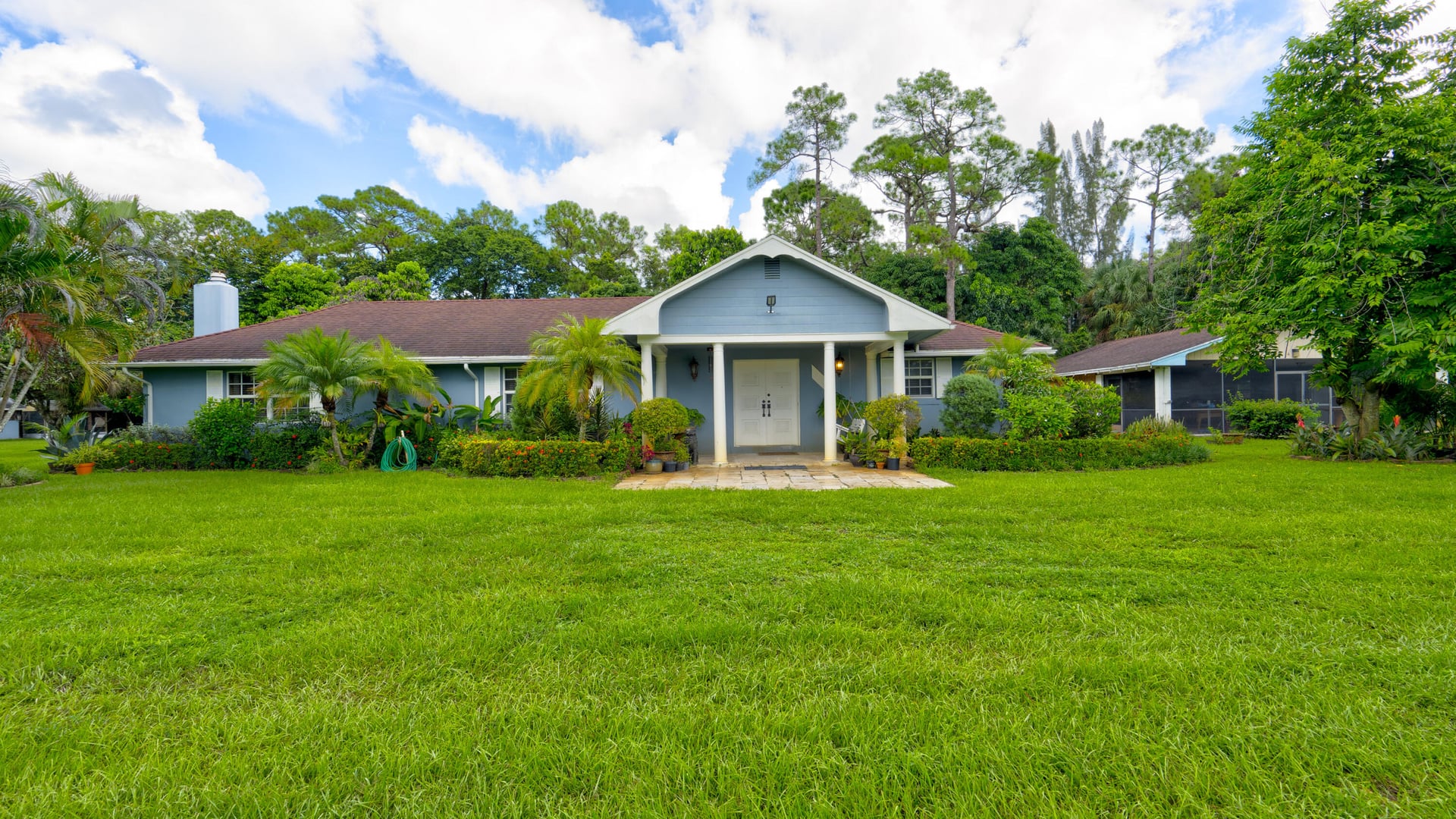 Residence photo 17