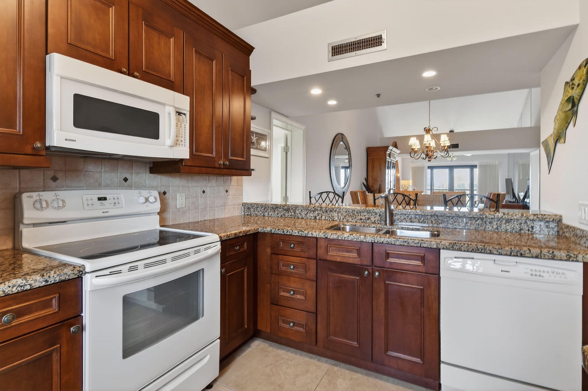 Unit 504 photo 19