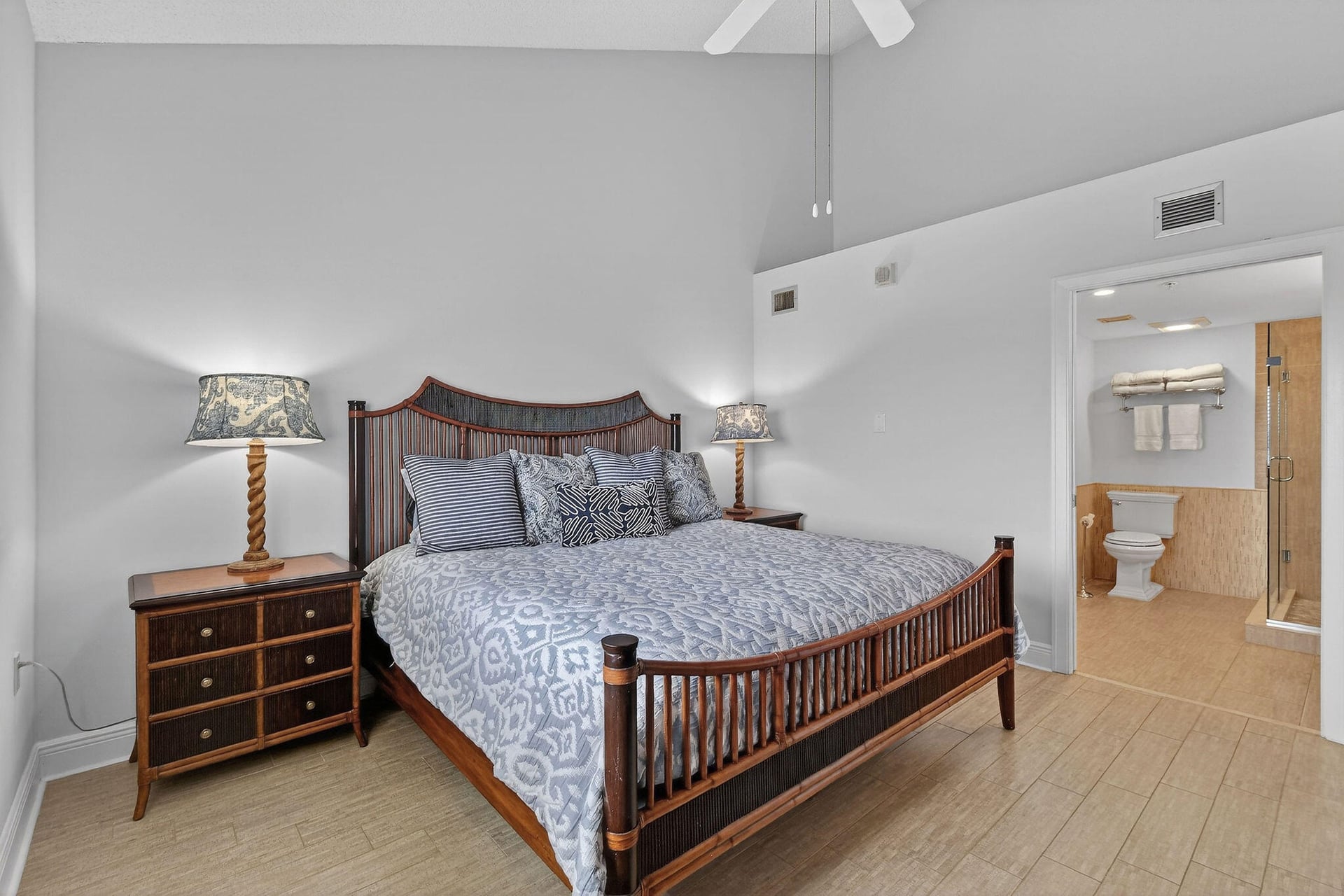 Unit 504 photo 24