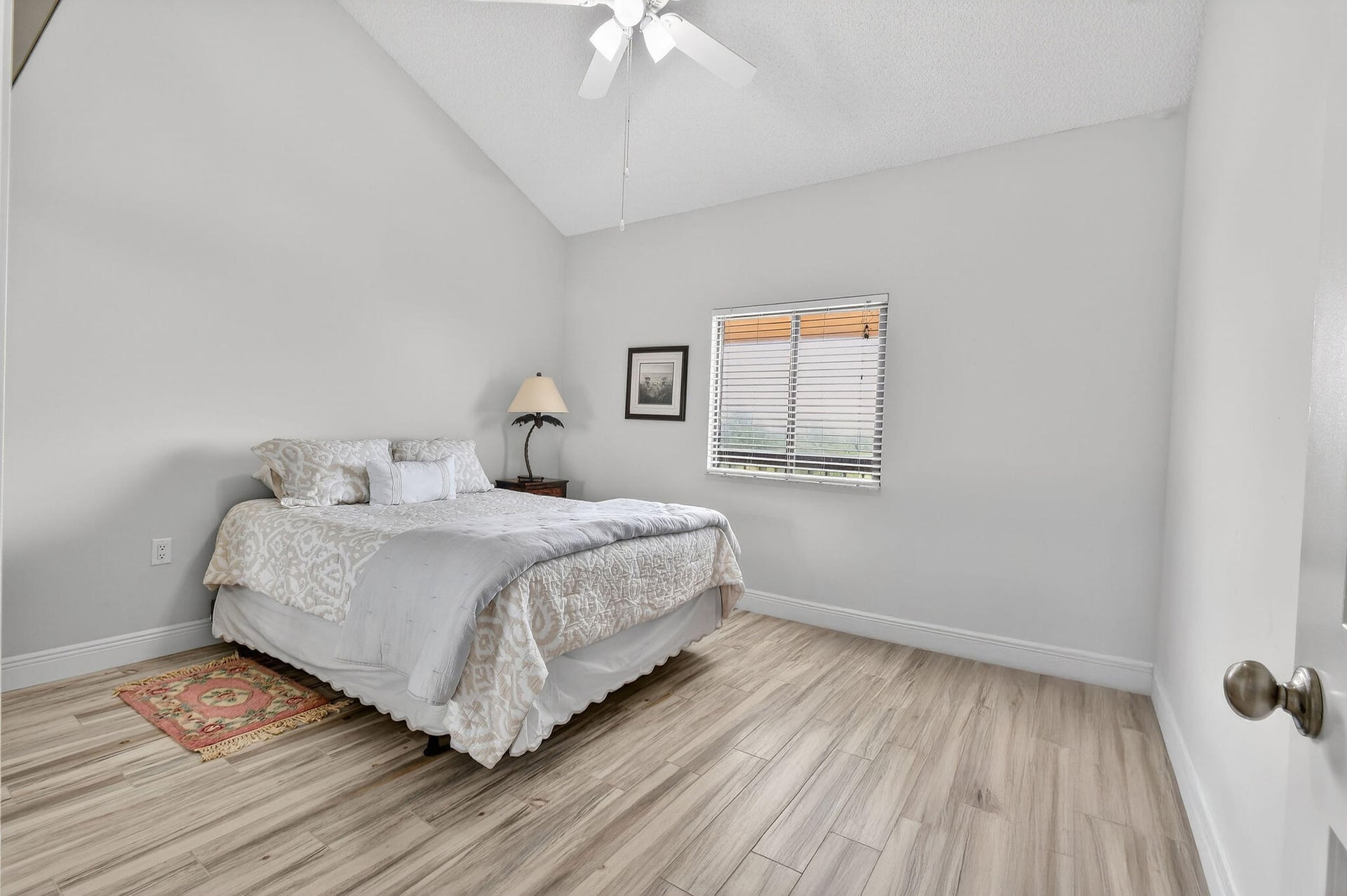 Unit 504 photo 35