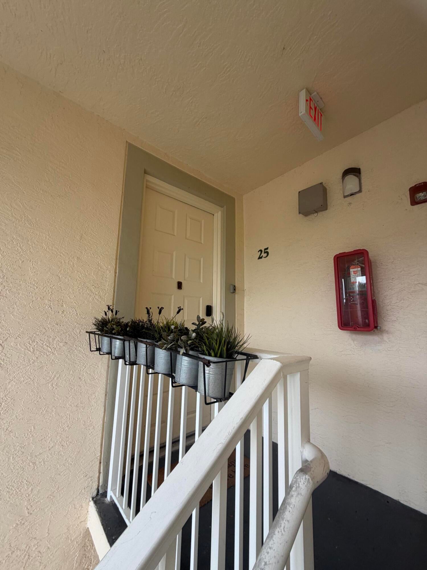 Unit 25 photo 21