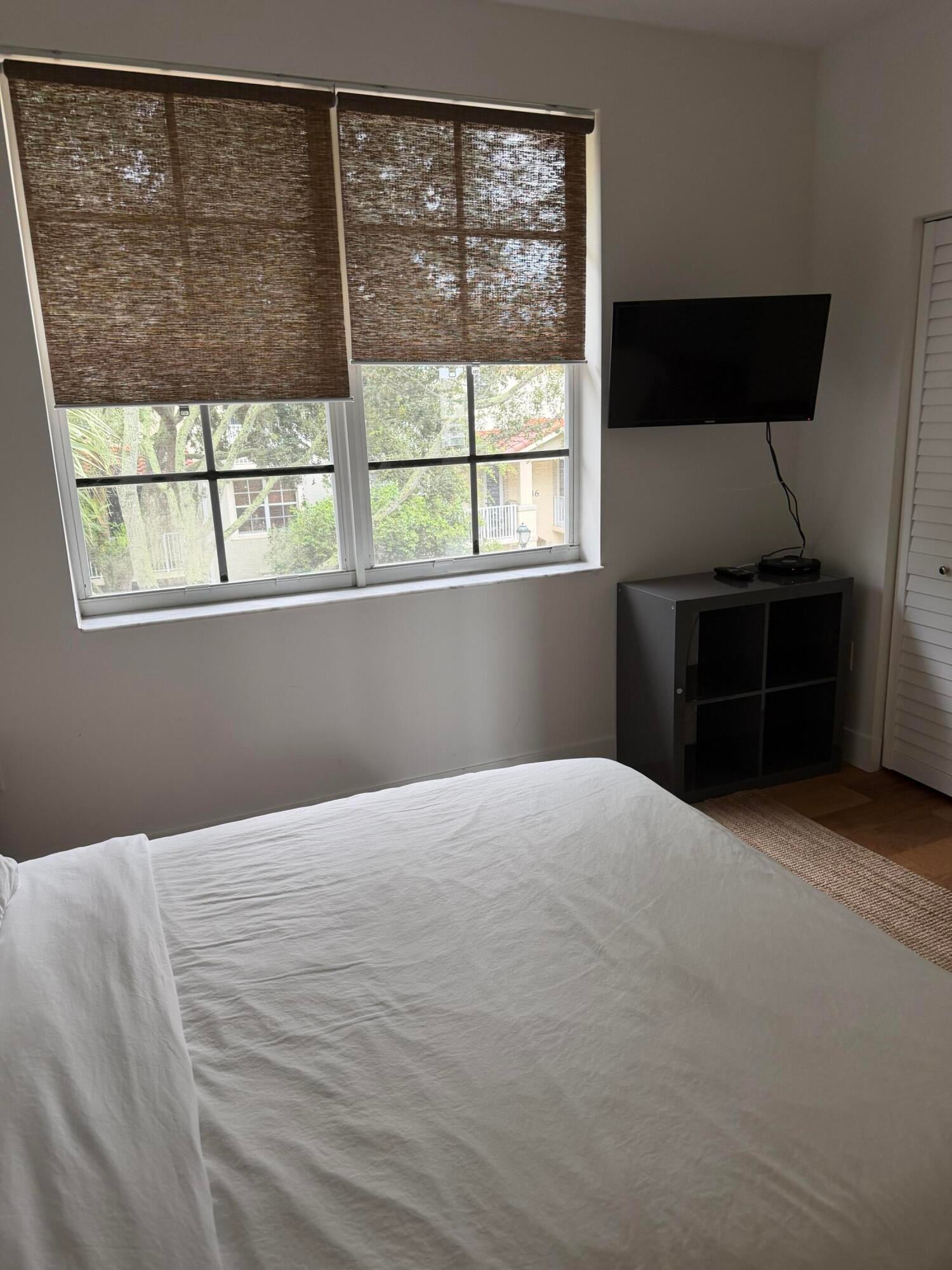 Unit 25 photo 48