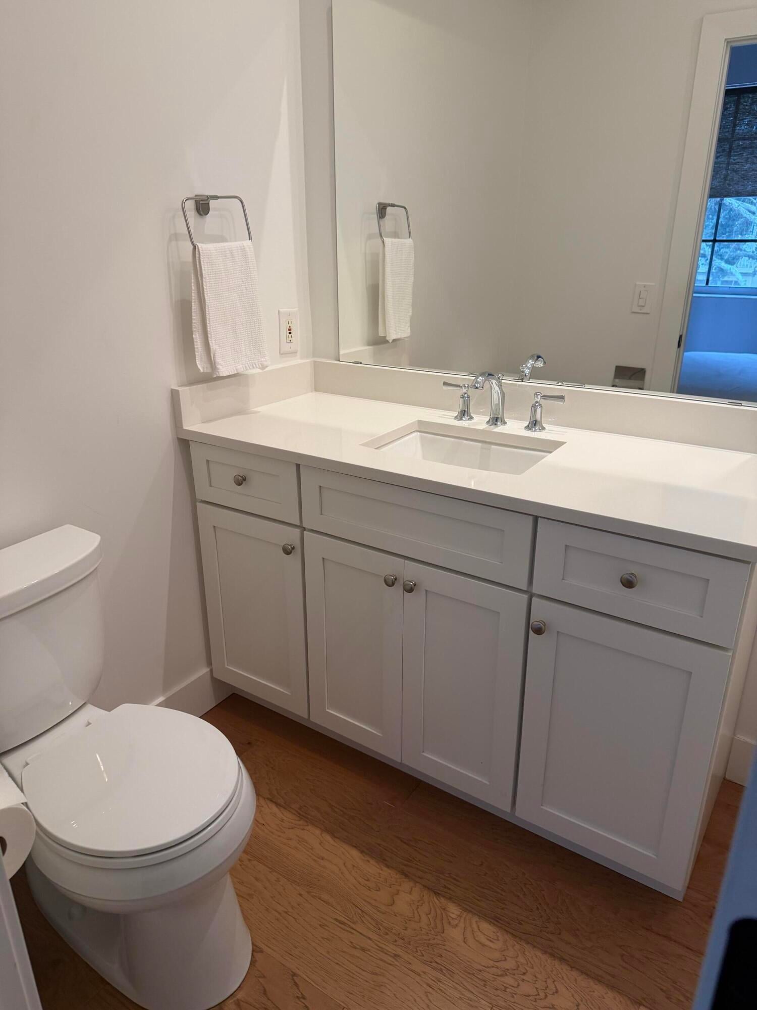Unit 25 photo 49