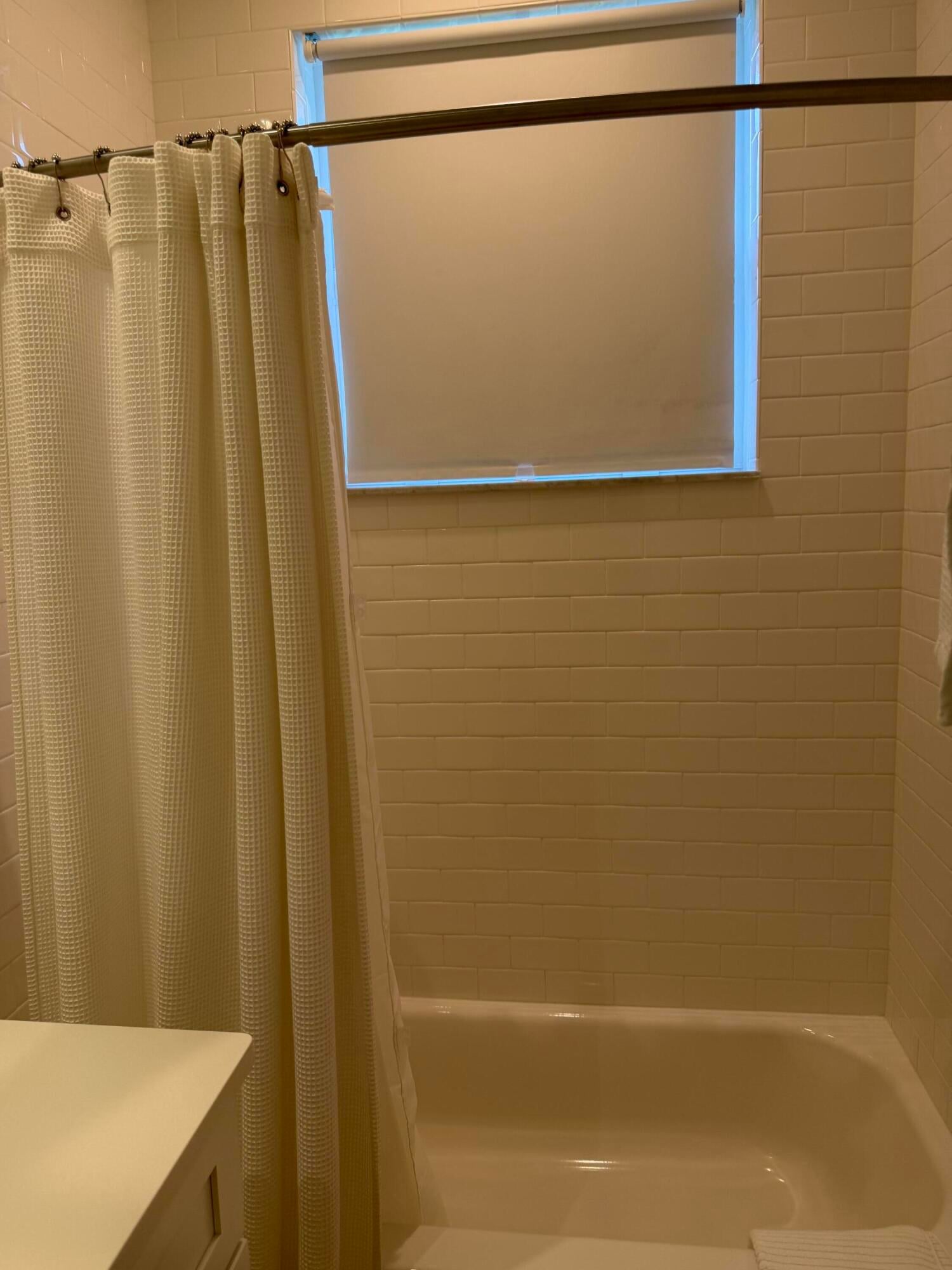 Unit 25 photo 50
