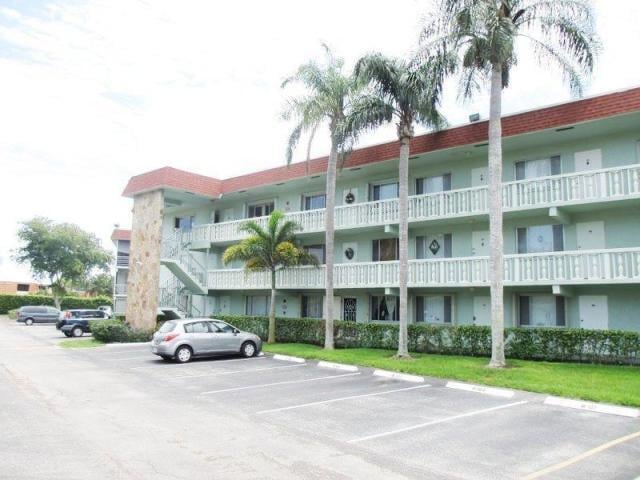Unit 301 photo 5