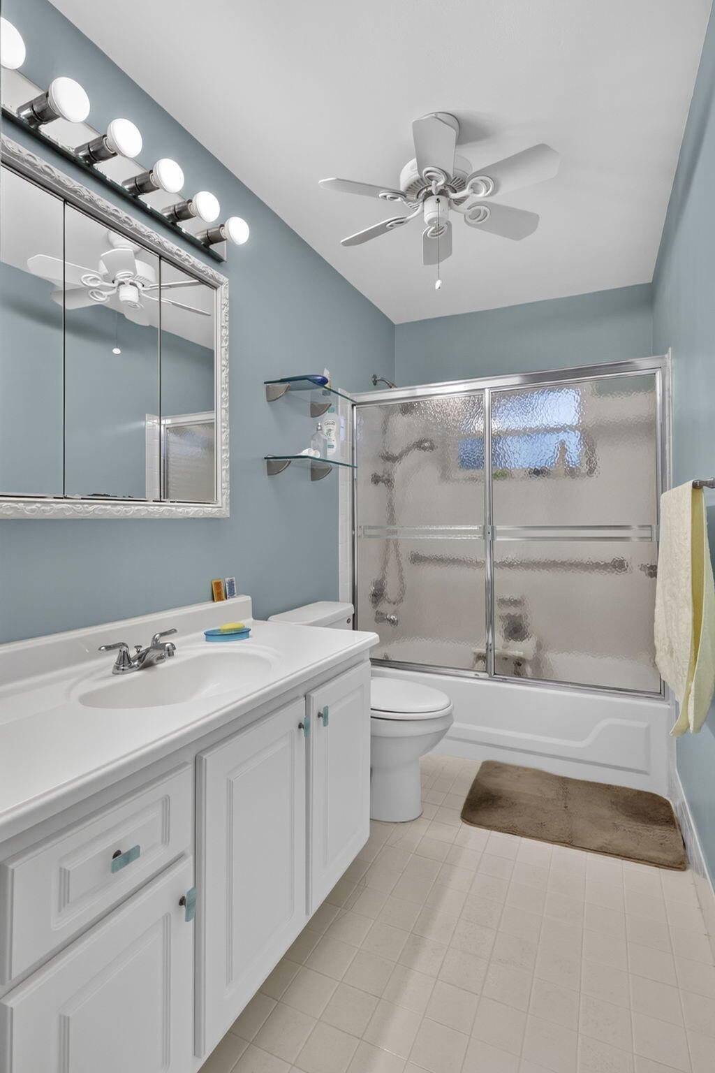 Unit 43 photo 33