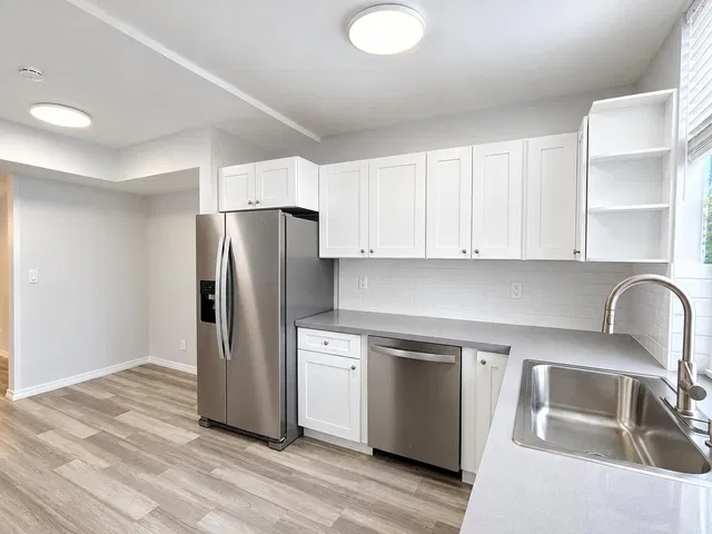 Unit 208 photo 3