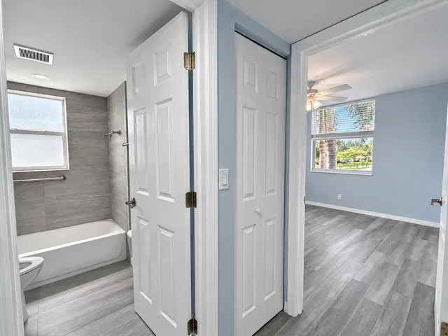 Unit 208 photo 14